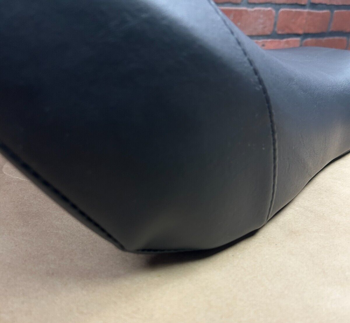 LIKE NEW Harley Davidson OEM 20-23 Low Rider Softail Solo Seat P52000496