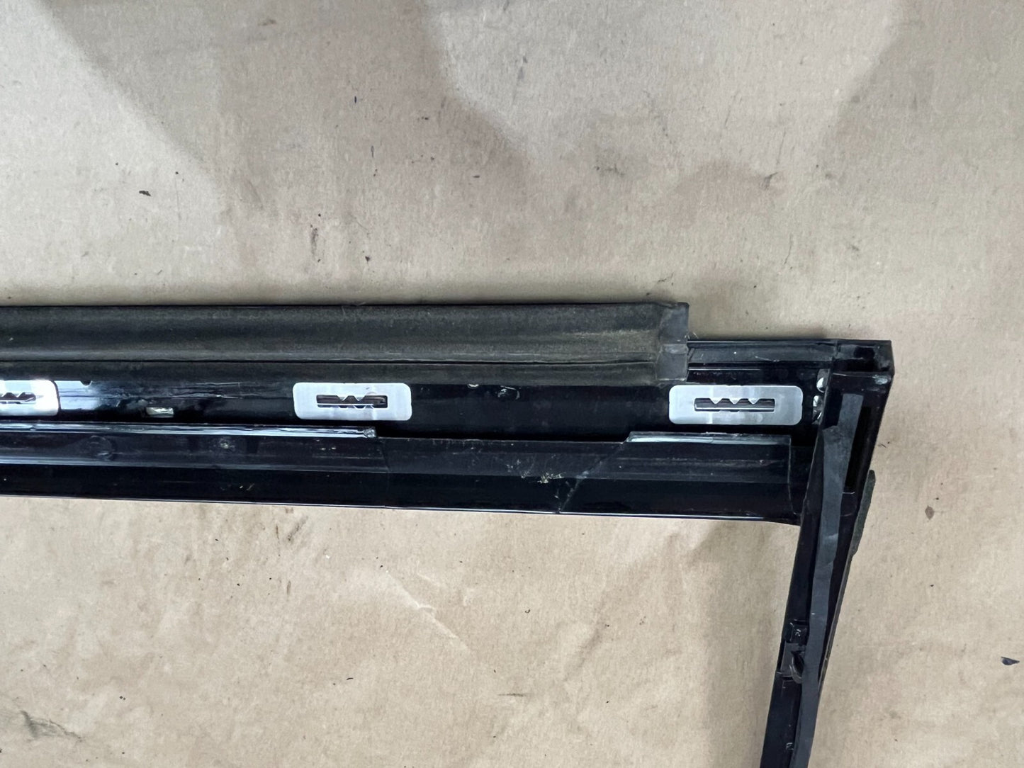 2008-2014 Cadillac Escalade Front Passenger RH Side Door Window Molding Trim