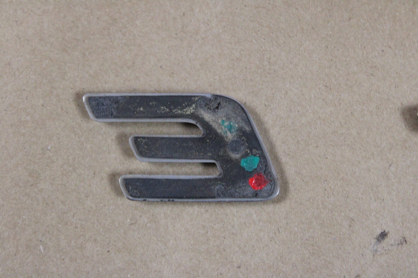 Challenger 2PCS SET SRT 392 HEMI Badges For Side Fender Emblems 3D Raised Decals