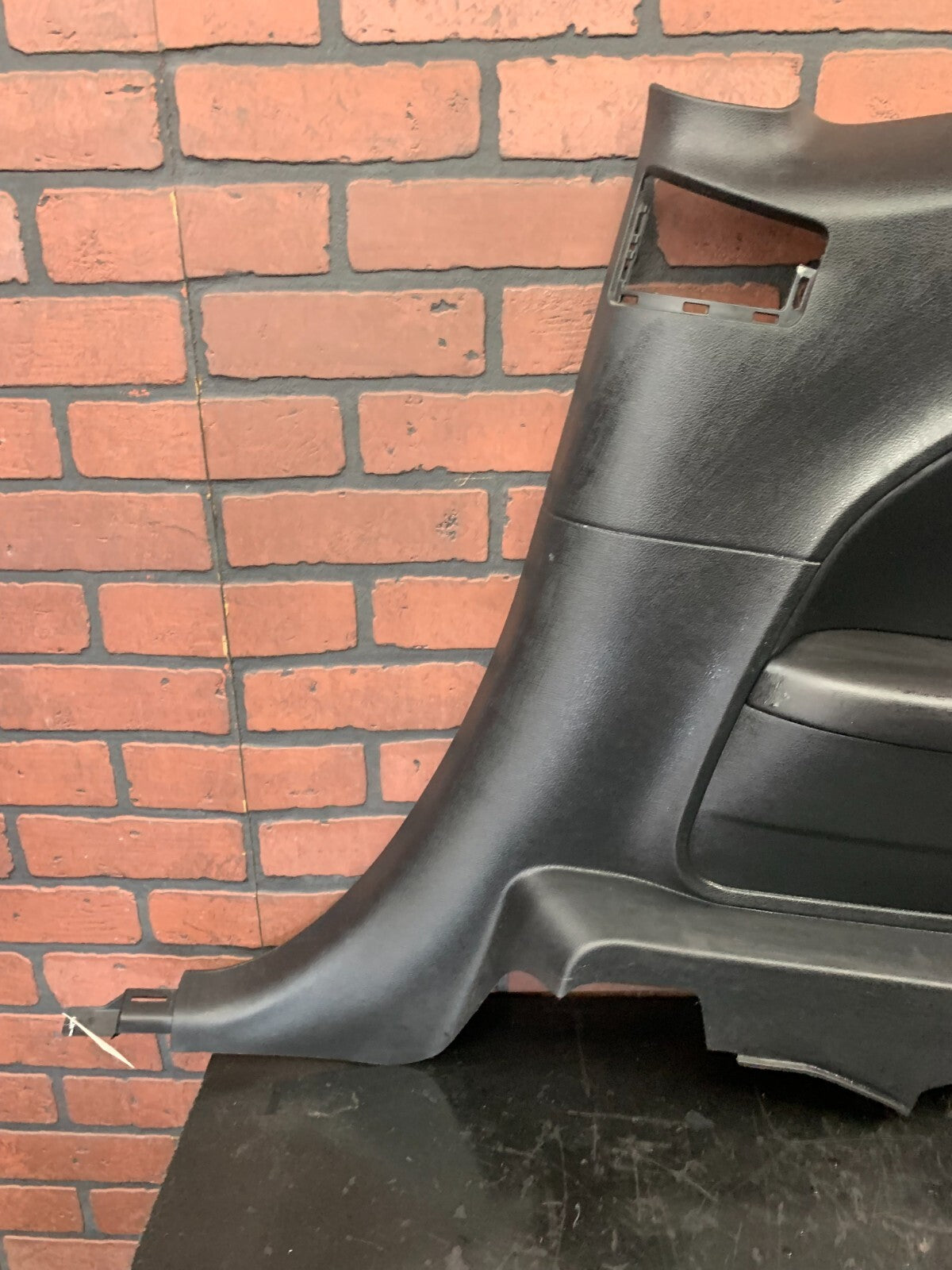 2015-2023 DODGE CHALLENGER PASSENGER RH SIDE QUARTER TRIM PANEL 1ZA08DX9AE