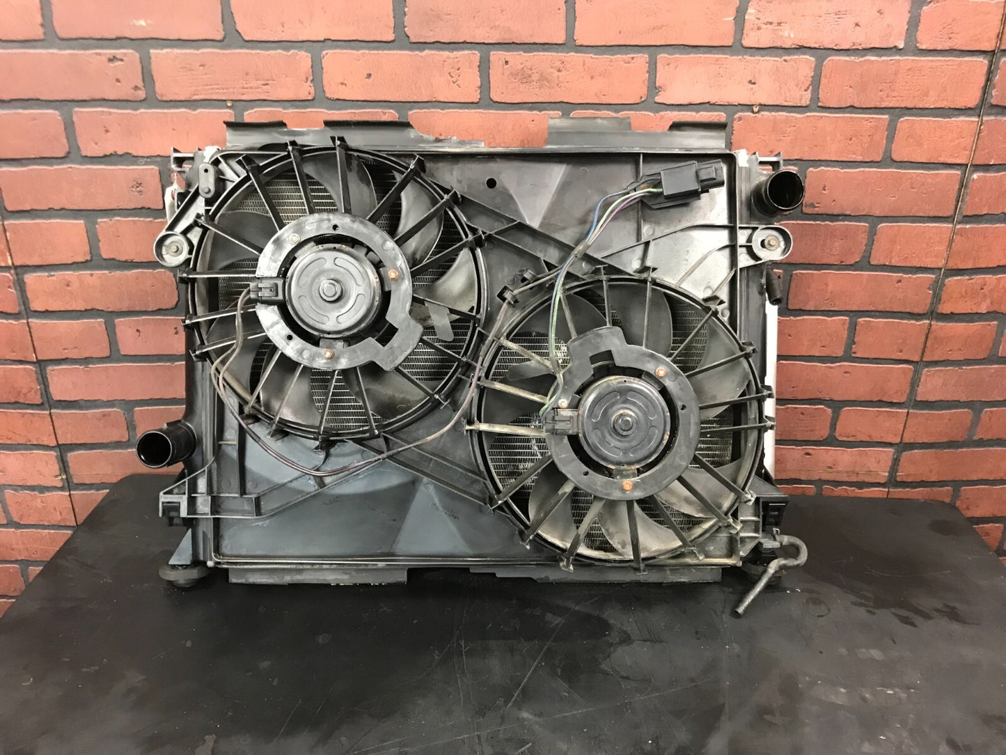 2006-2010 Challenger/Charger/300/Magnum 6.1L A/C Condenser/Radiator/Radiator Fan