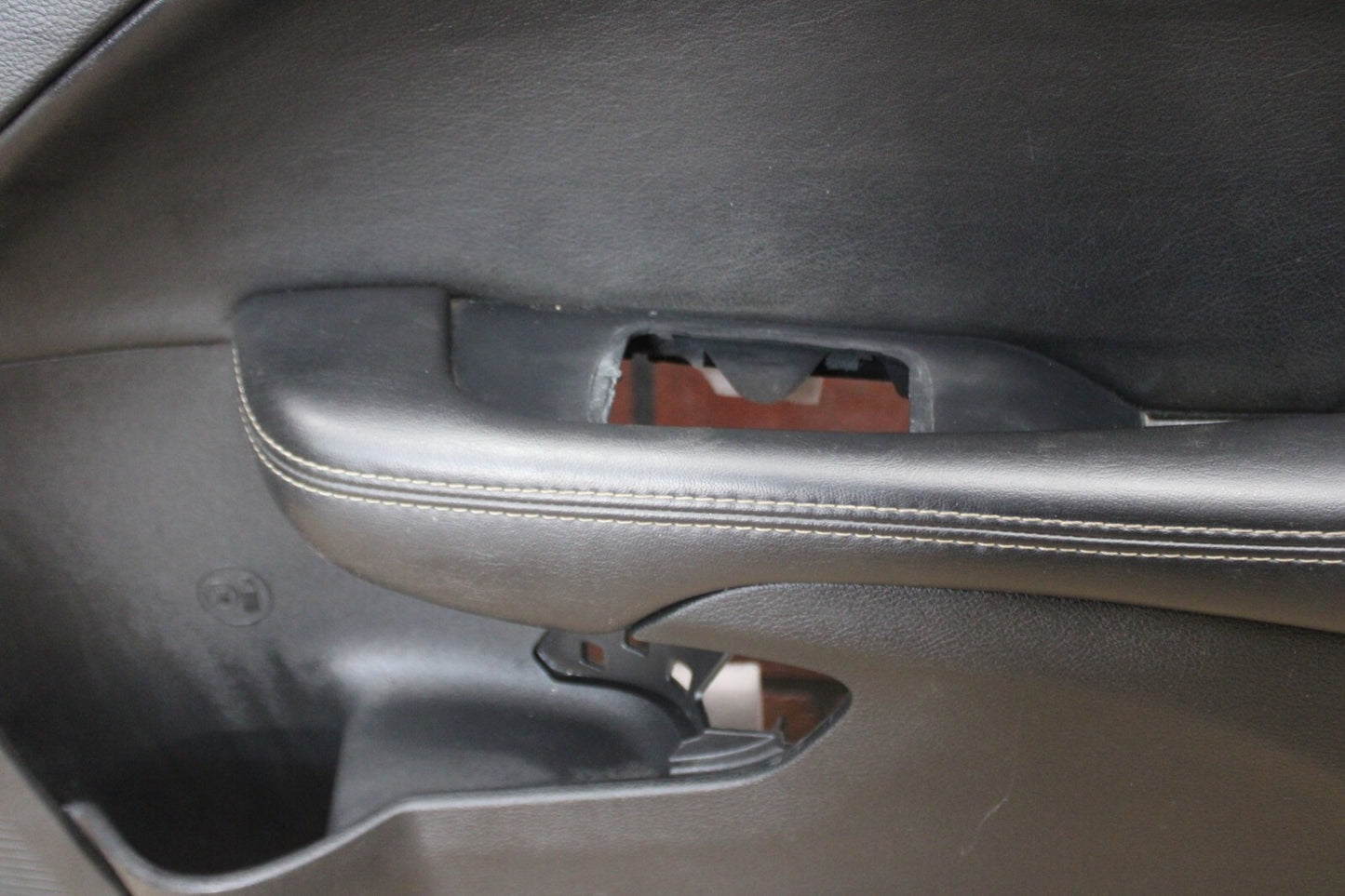2015-2023 DODGE CHALLENGER INTERIOR FRONT PASSENGER SIDE DOOR TRIM PANEL BLACK