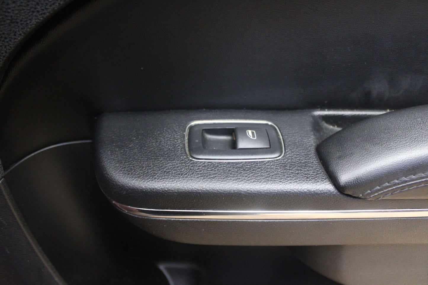 2011-2014 DODGE CHARGER SRT8 OEM INTERIOR REAR RIGHT DOOR PANEL TRIM COVER