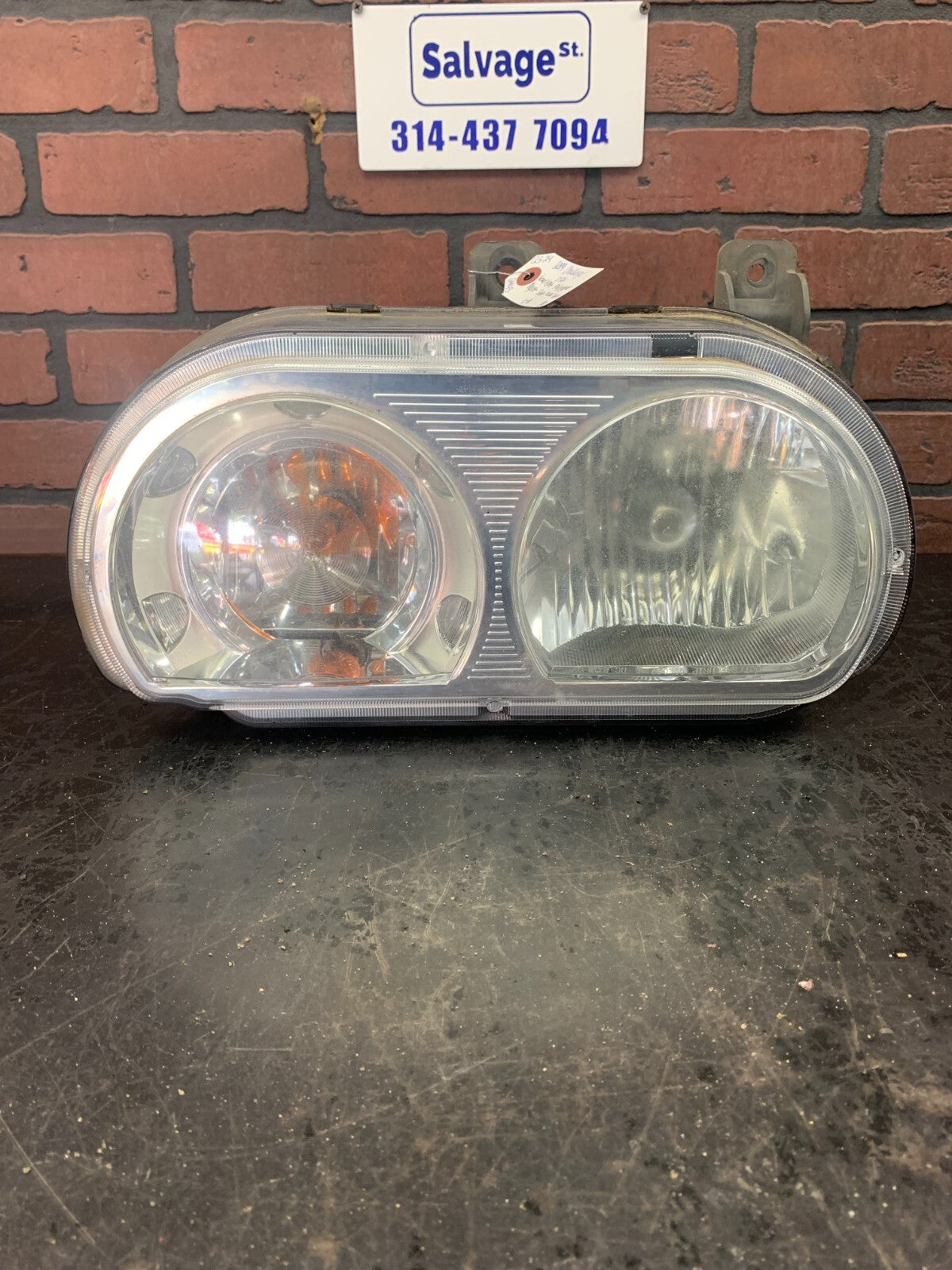 2008-2014 Dodge Challenger Headlight Passenger Right Side Head Lamp 00039293
