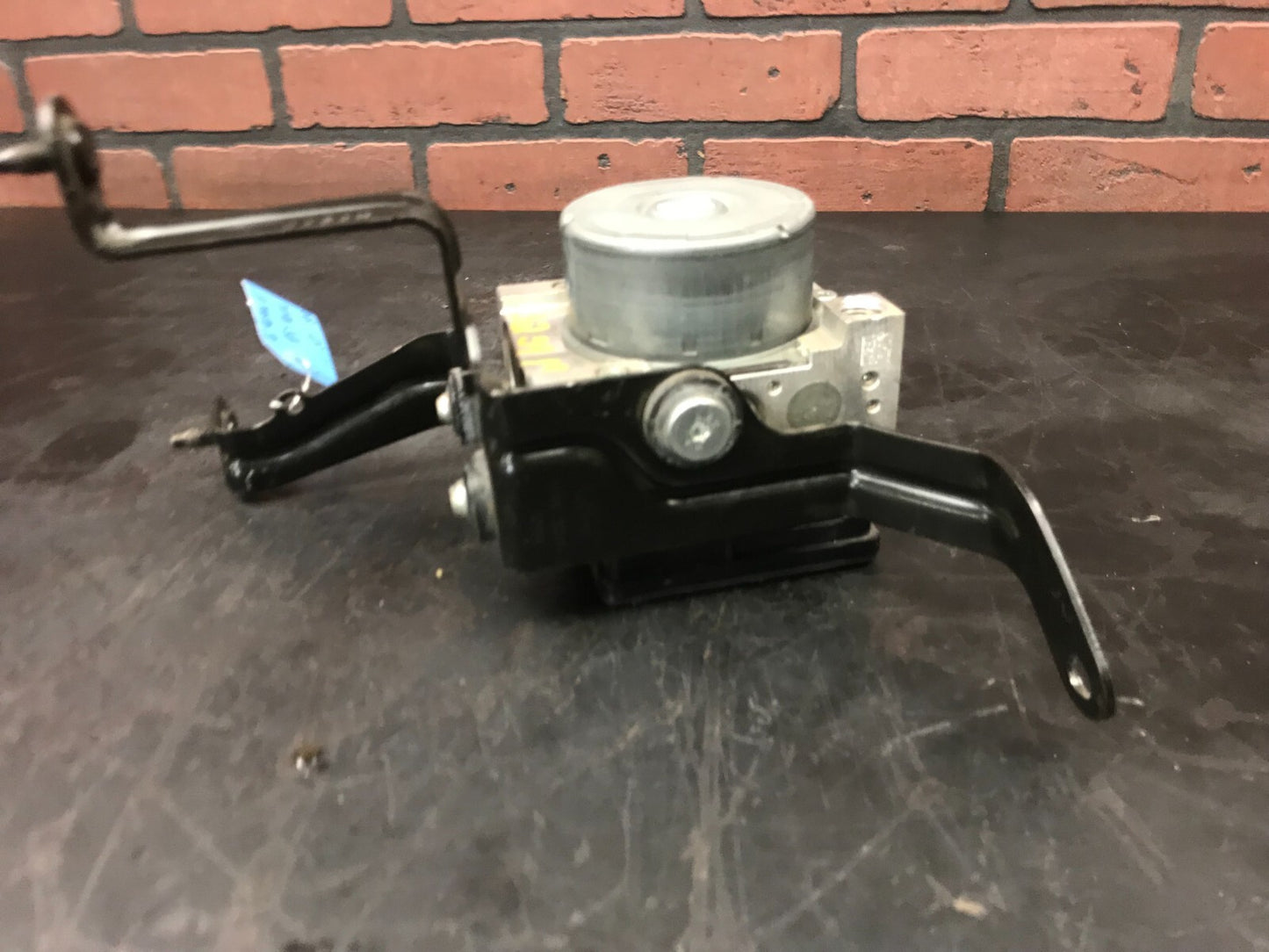 2016 Ford Mustang GT ABS Anti Lock Brake Lock Pump Module GR3C-2C405-BC