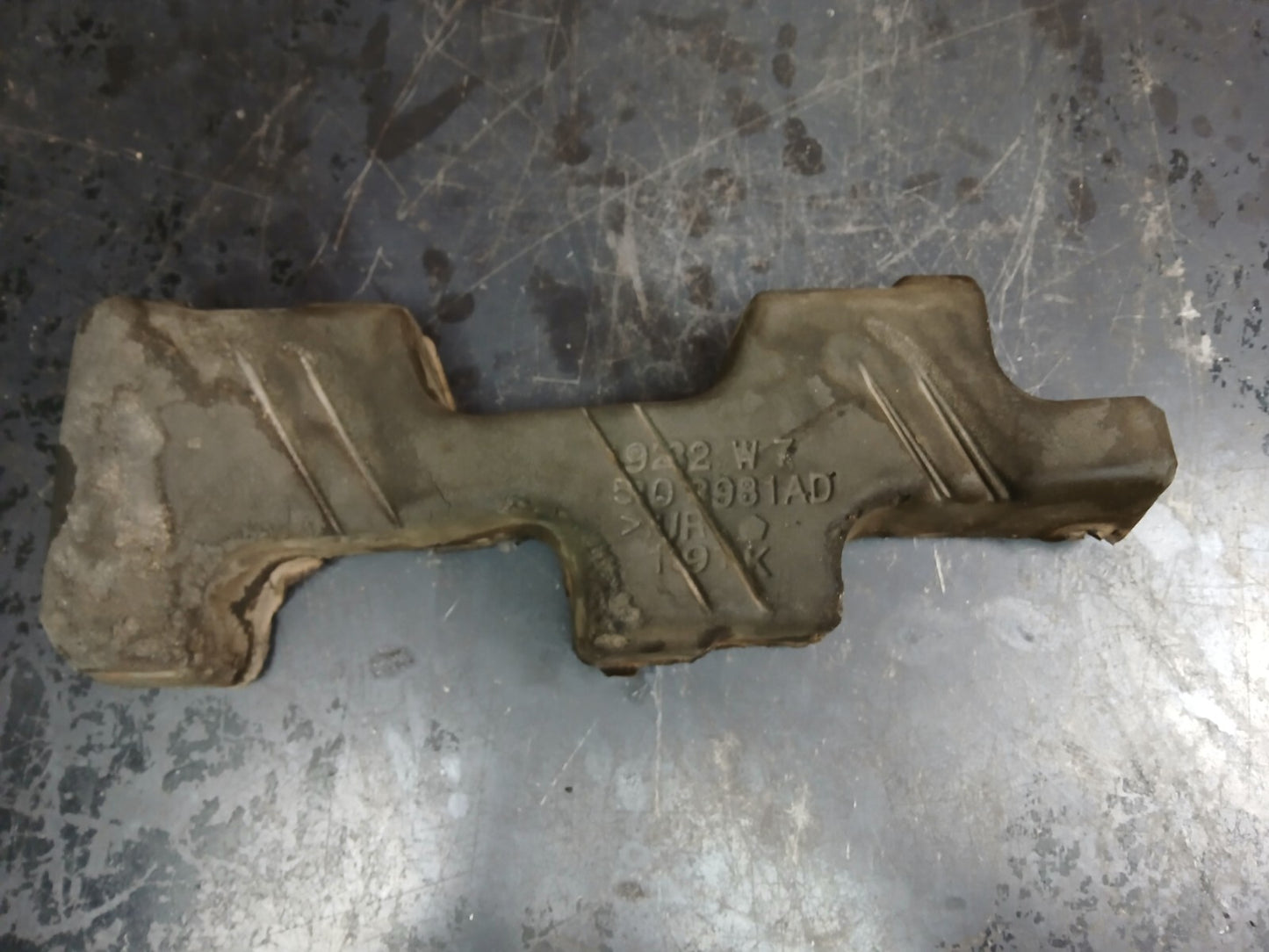 5.7 6.4 2009-2025 Engine Intake Manifold Pad Foam Insulator 53013981ad