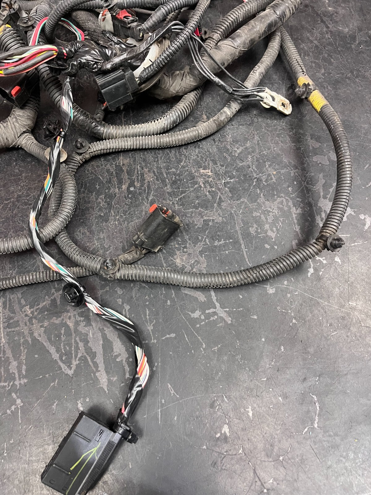 08-10 Jeep Srt-8 Exterior Underbody Harness OEM