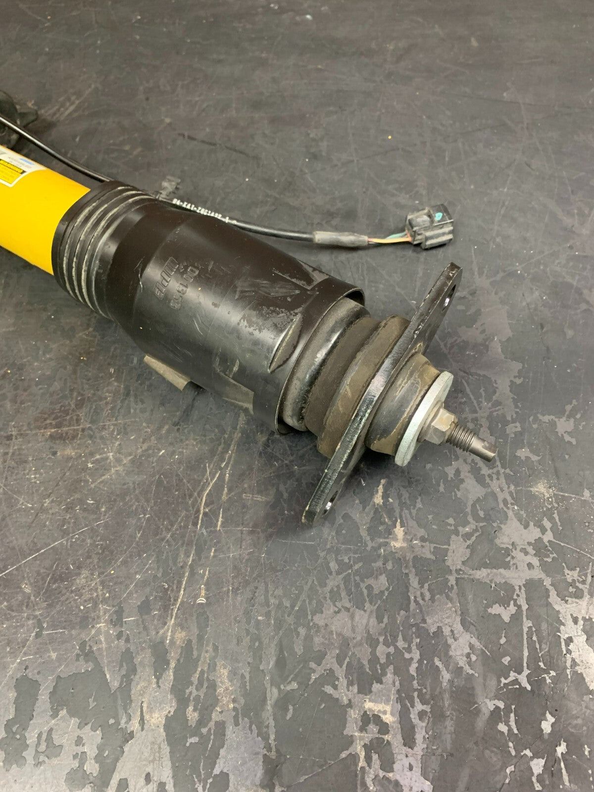 12-22 Challenger SRT8 392 OEM Left Rear Adjustable Bilstein Shock 05181576AE
