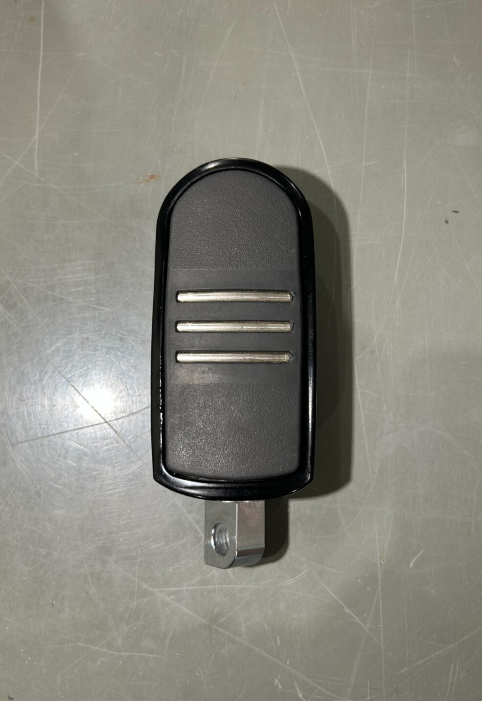 Harley Davidson OEM Streamliner Footpegs 50501800