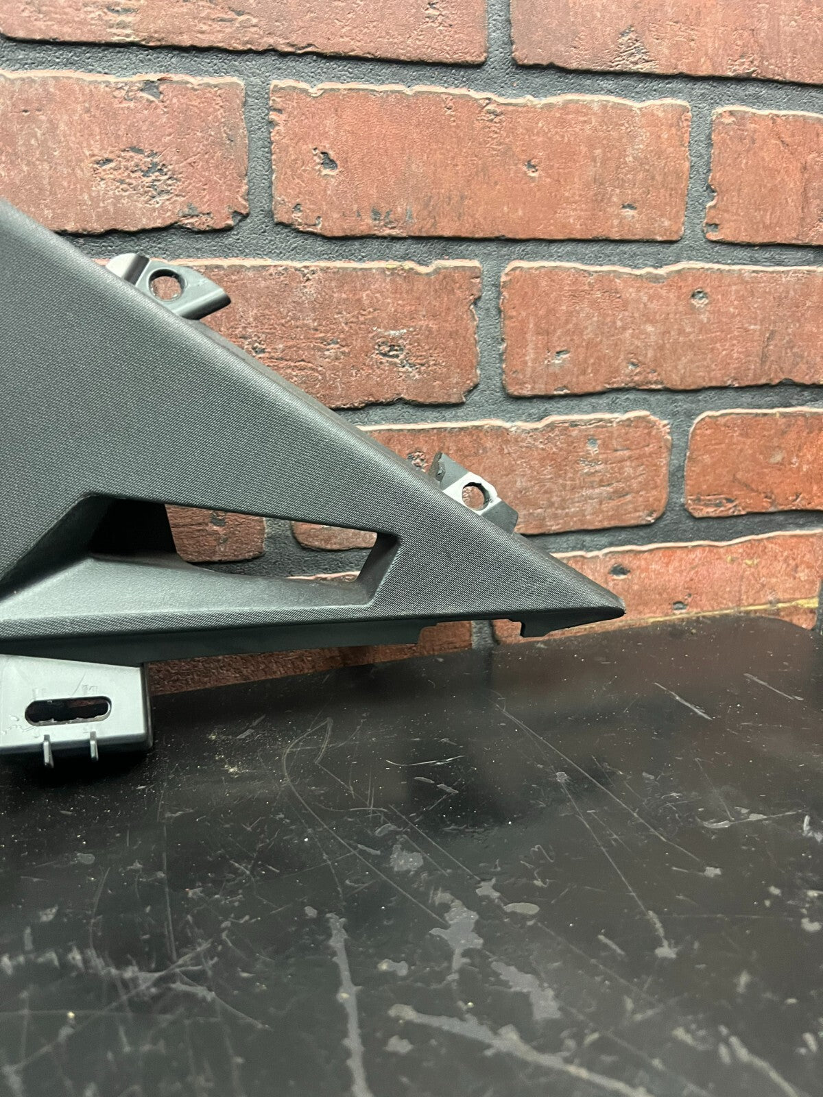 2015-2023 DODGE CHALLENGER REAR RIGHT SIDE QUARTER C PILLAR UPPER TRIM COVER OEM