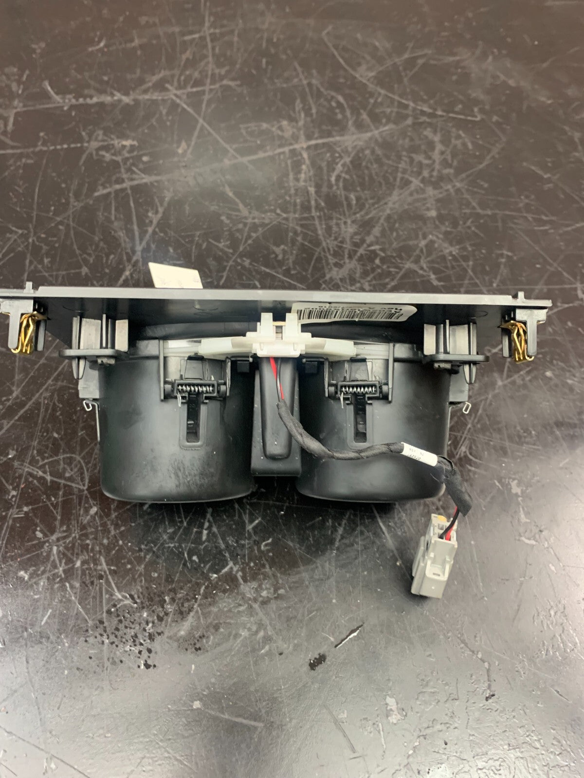 2015-2023 CHALLENGER/CHARGER/300 DUAL CUP HOLDER BLACK OEM GOOD CONDITION.
