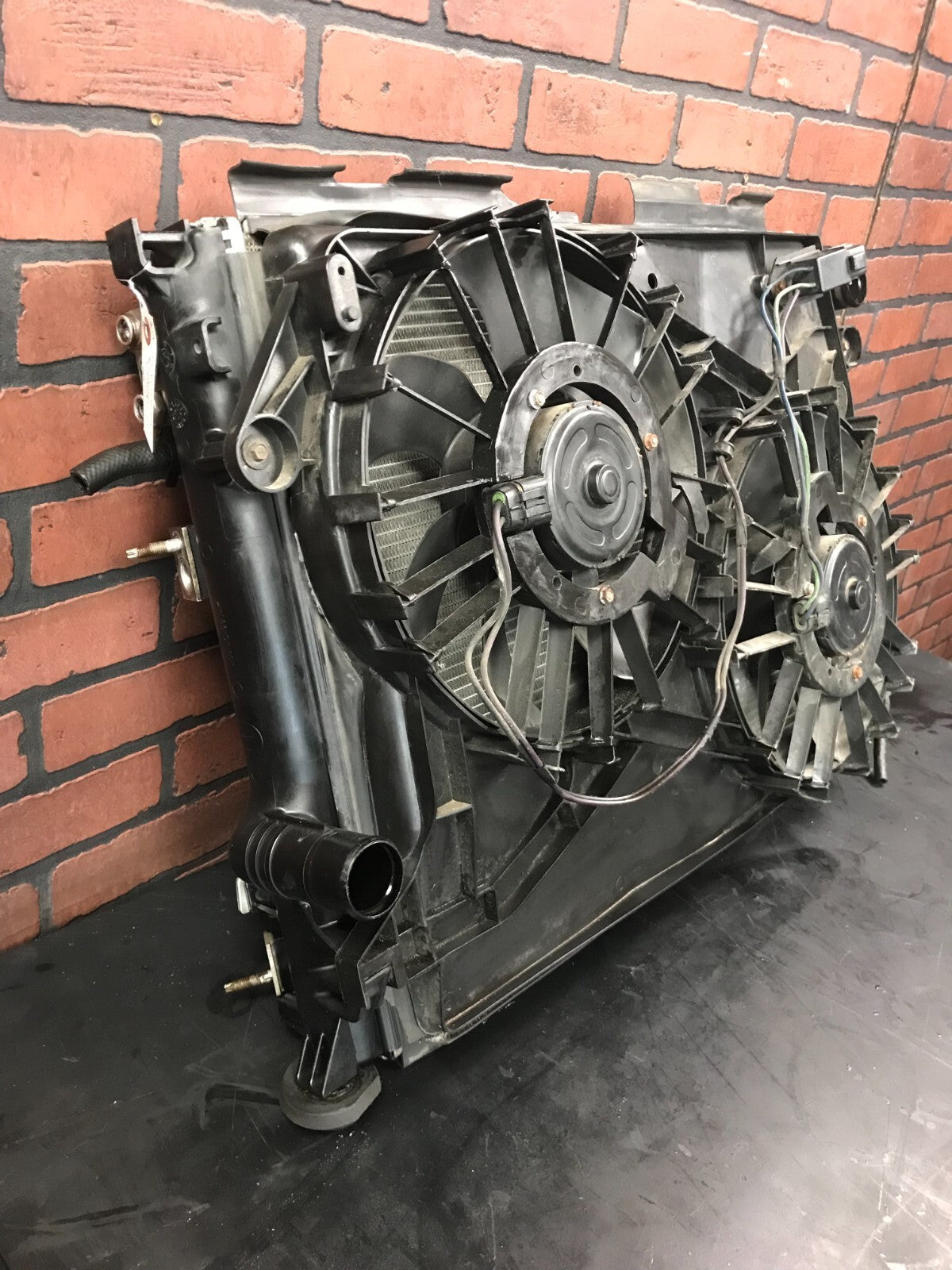 2006-2010 Challenger/Charger/300/Magnum 6.1L A/C Condenser/Radiator/Radiator Fan