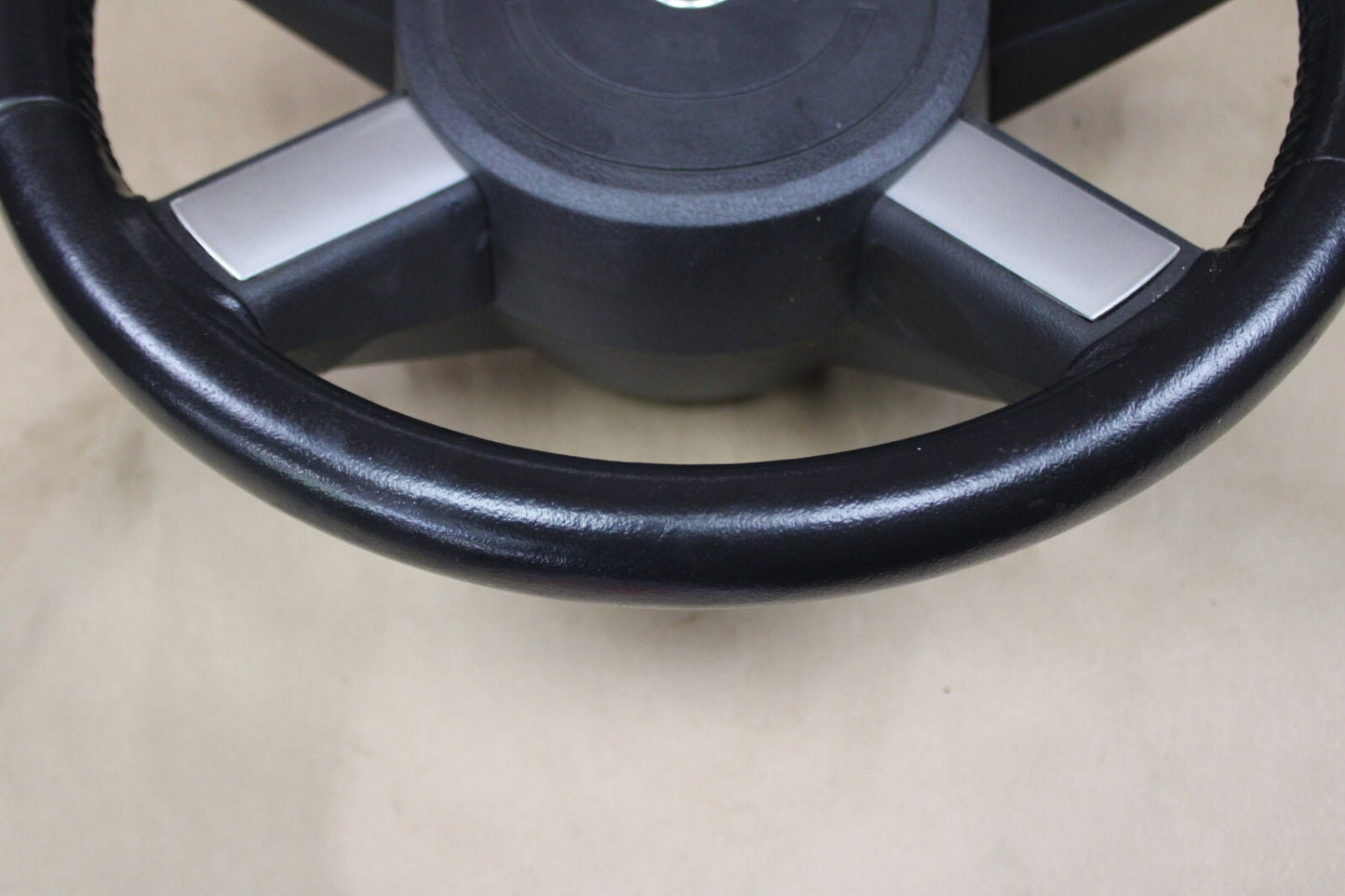 05-08 Charger 300 SRT8 STEERING WHEEL BLACK LEATHER w/ CONTROLS HORN