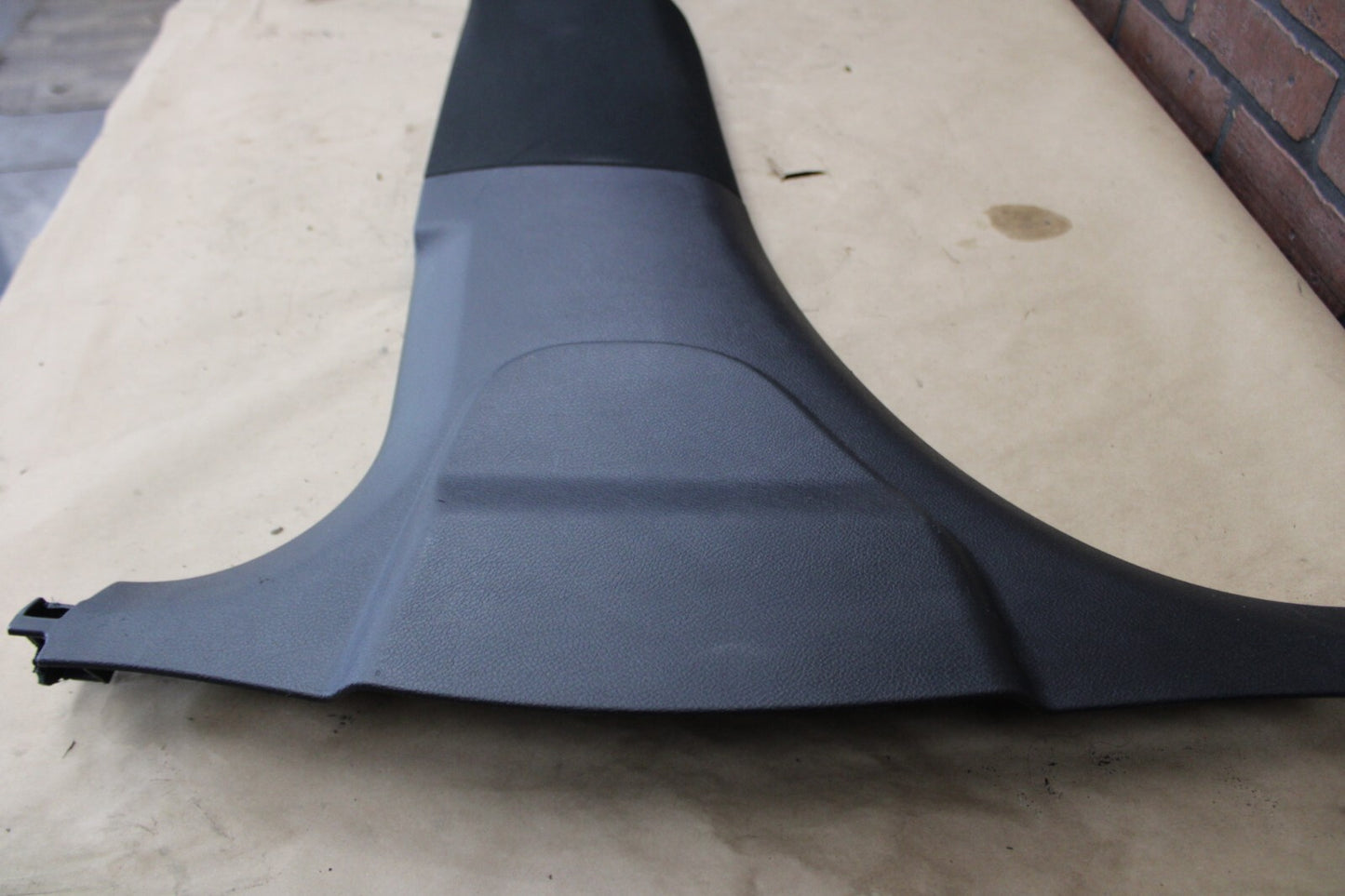 2011-2023 DODGE CHARGER DRIVER LH SIDE CENTER B PILLAR COVER TRIM OEM 1KL29DX9AG