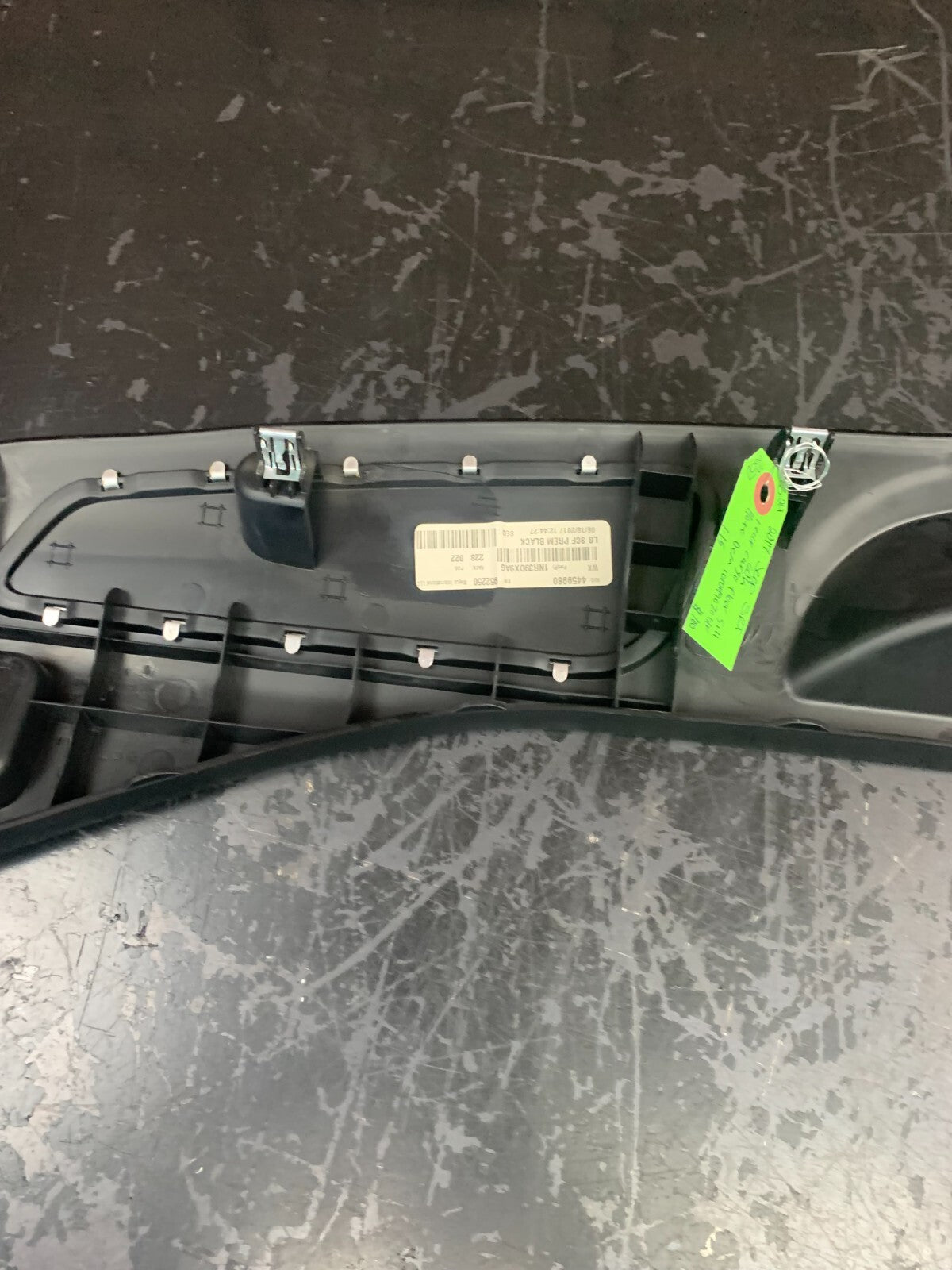 2015-2018 JEEP GRAND CHEROKEE REAR CARGO FLOOR SILL PLATE OEM I01049070BLR