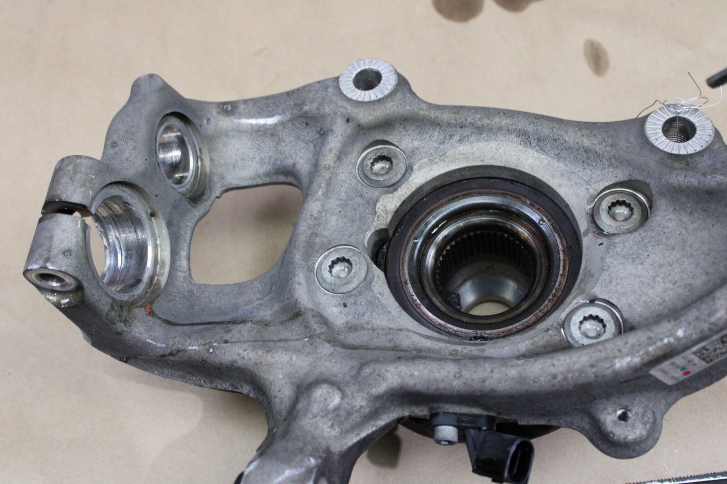 12-18 AUDI S7 FRONT DRIVER LH SPINDLE KNUCKLE CONTROL ARMS KNEE ASSY. 4G0407241C