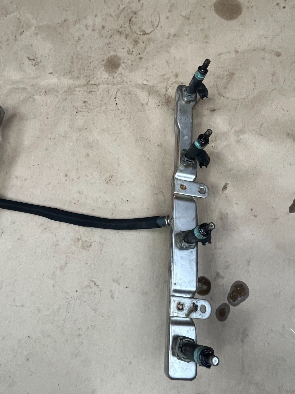 2011-2024 Dodge Jeep Chrysler SRT 6.4L 392 Scat Engine Fuel Rail W/ Injectors
