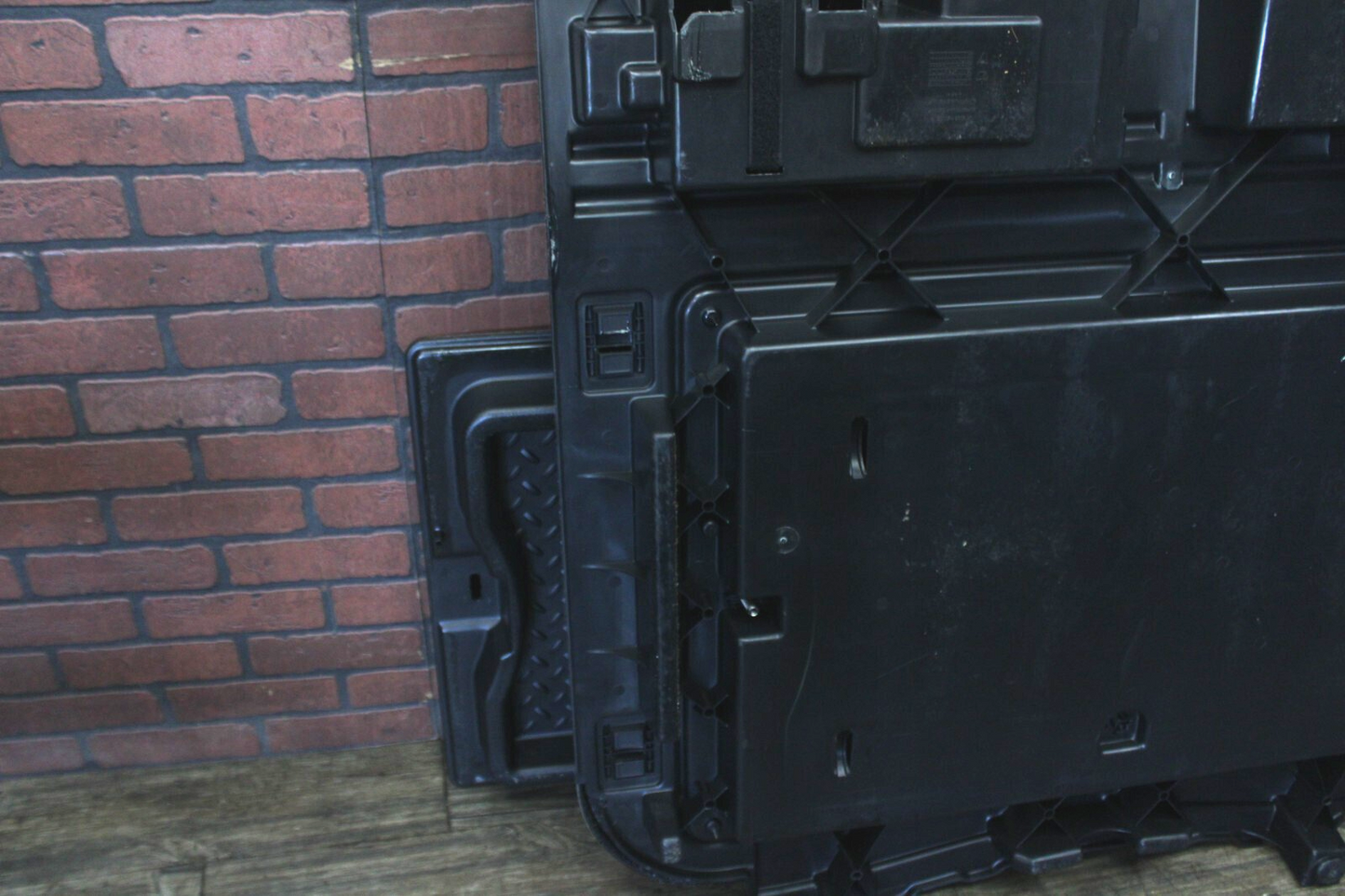 05-10 Grand Cherokee SRT8 Rear Load Floor Base Storage Compartment 5JY871DHAK