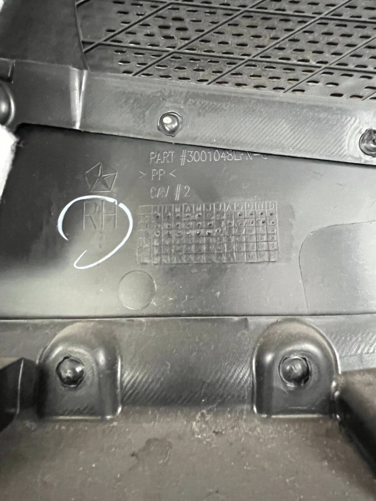 2011-2018 DODGE JOURNEY RIGHT RH FRONT PASSENGER DOOR CARD TRIM PANEL 1QF201X9AH