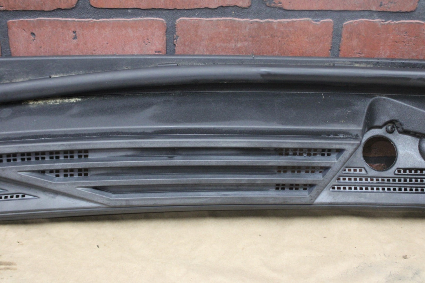 2007-2014 Cadillac Escalade Front Windshield Wiper Defroster Cowl Panel Molding