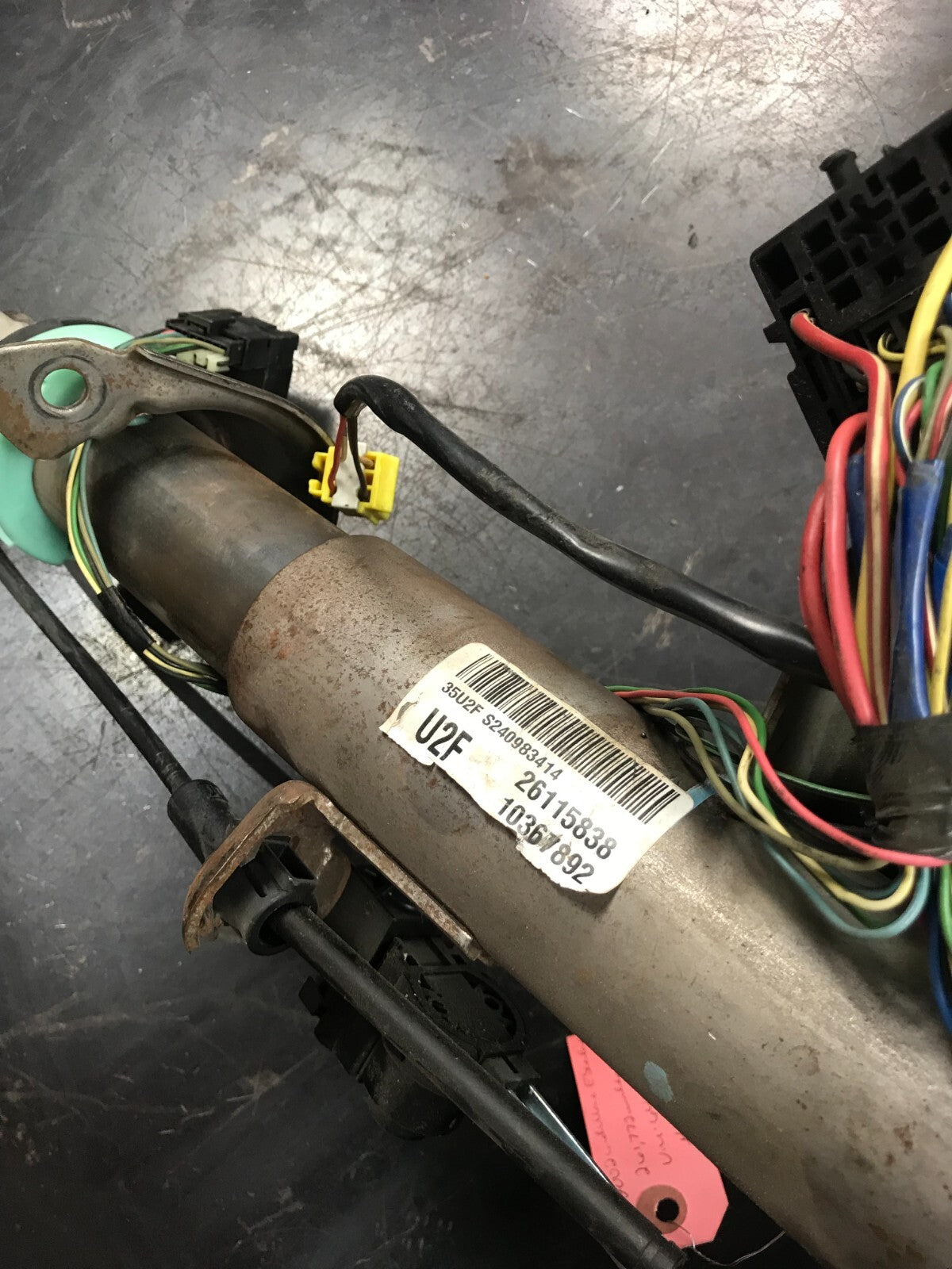 2002 Cadillac Escalade Steering Column Assembly 26115838