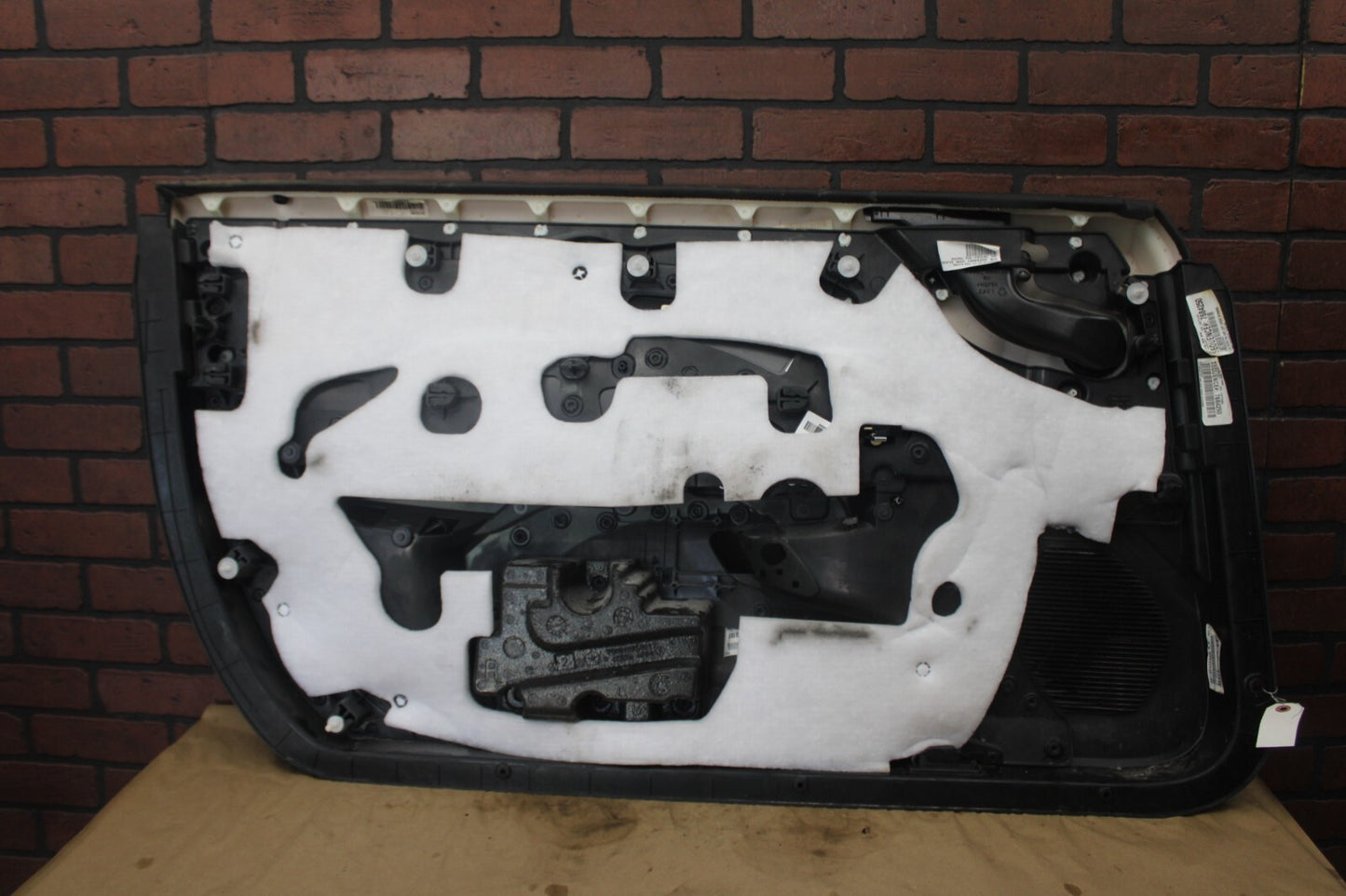 2015-2023 DODGE CHALLENGER INTERIOR FRONT PASSENGER SIDE DOOR TRIM PANEL BLACK