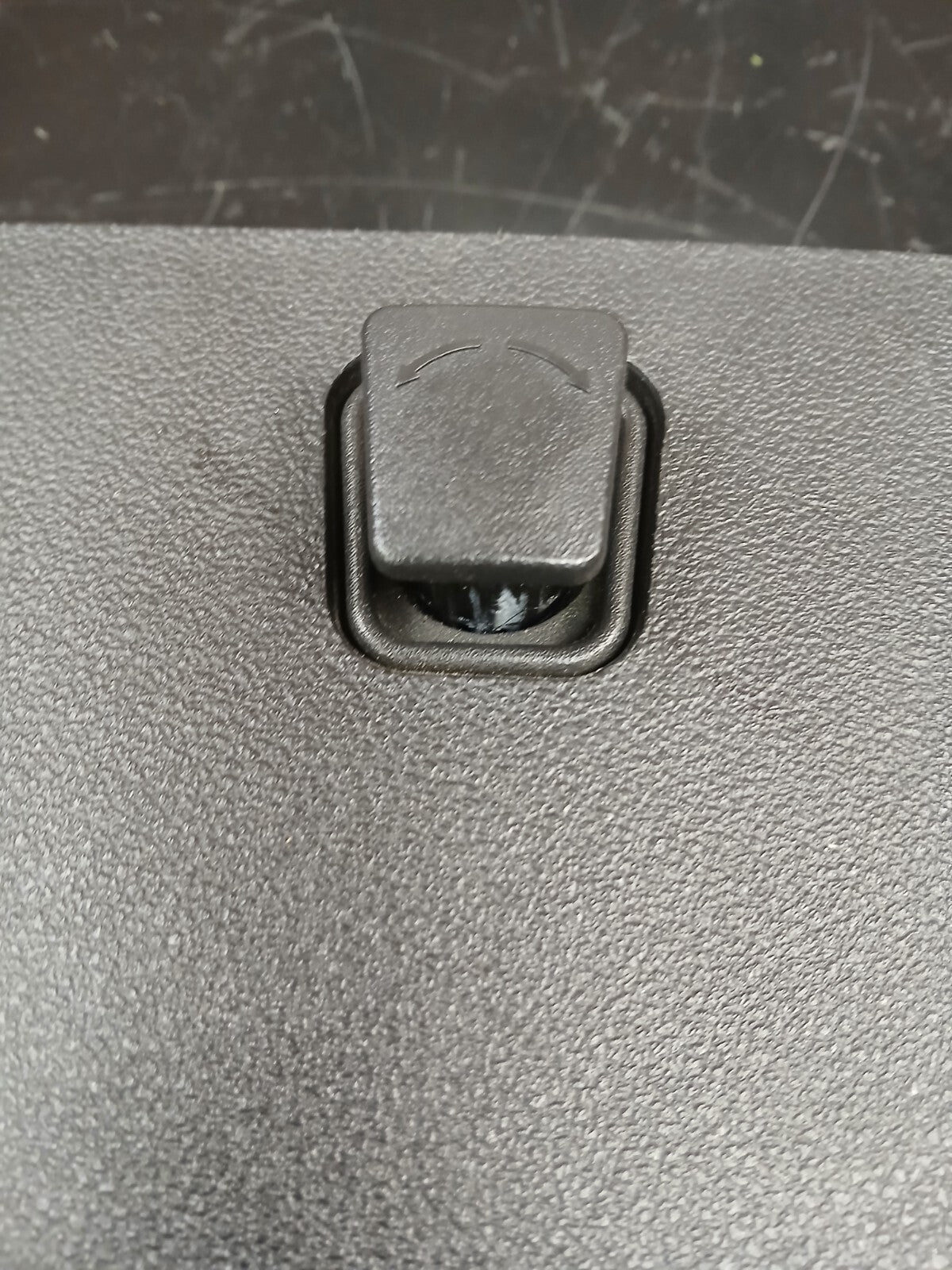 06-09 Pontiac Solstice Saturn Sky Center Console Storage Compartment Cover Panel