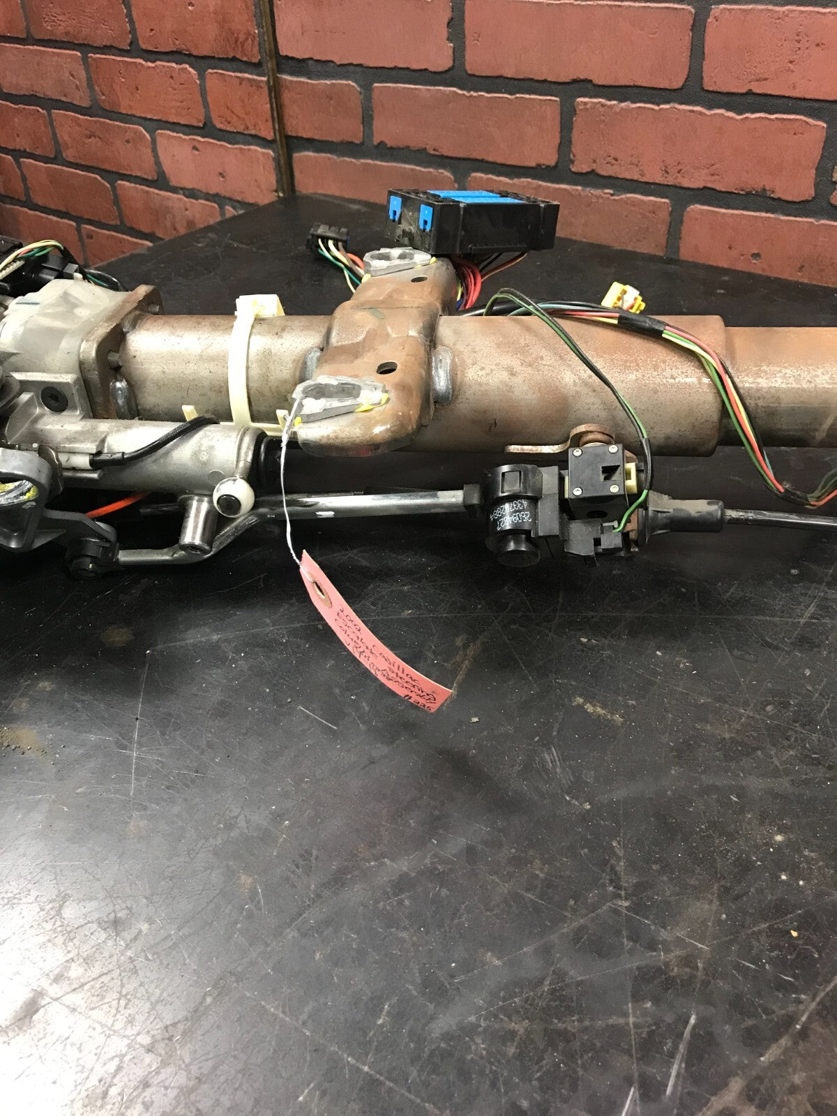 2002 Cadillac Escalade Steering Column Assembly 26115838