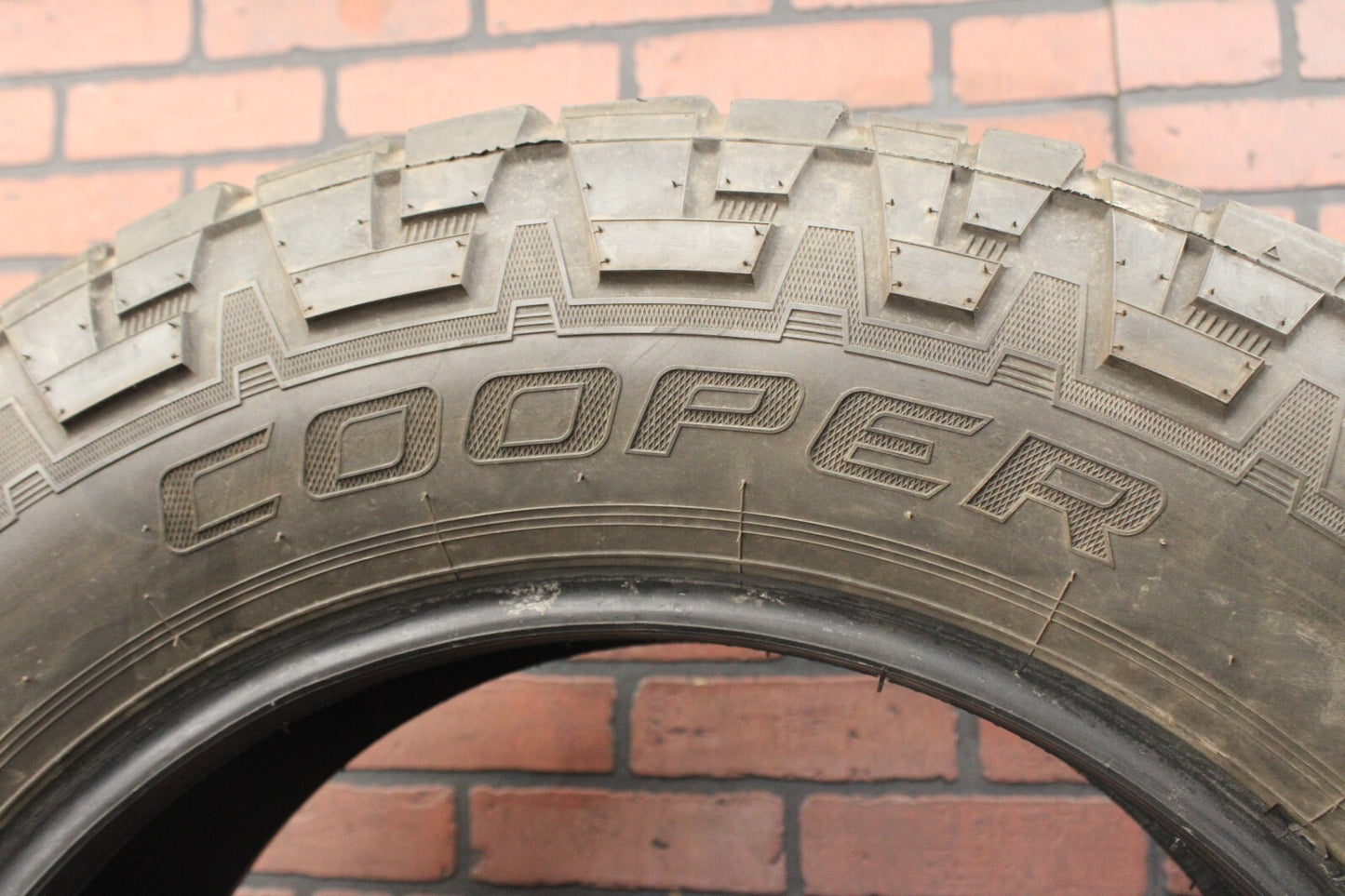 Cooper Discoverer AT3 XLT Used Tire LT 275/65R20 5/32nds