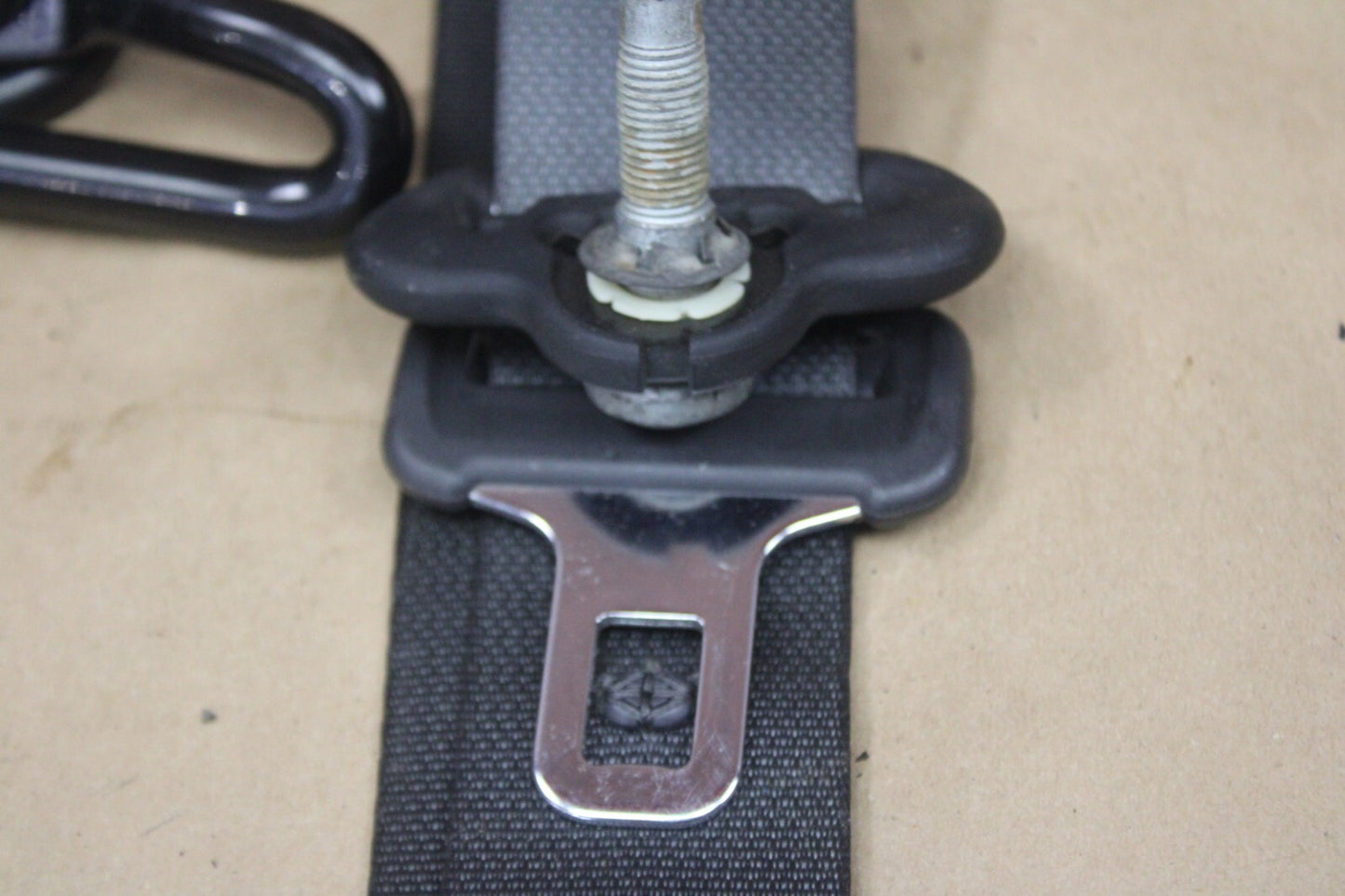 2011-2014 Challenger SEATBELT BUCKLE RETRACTOR Front Left Driver Rear Passenger