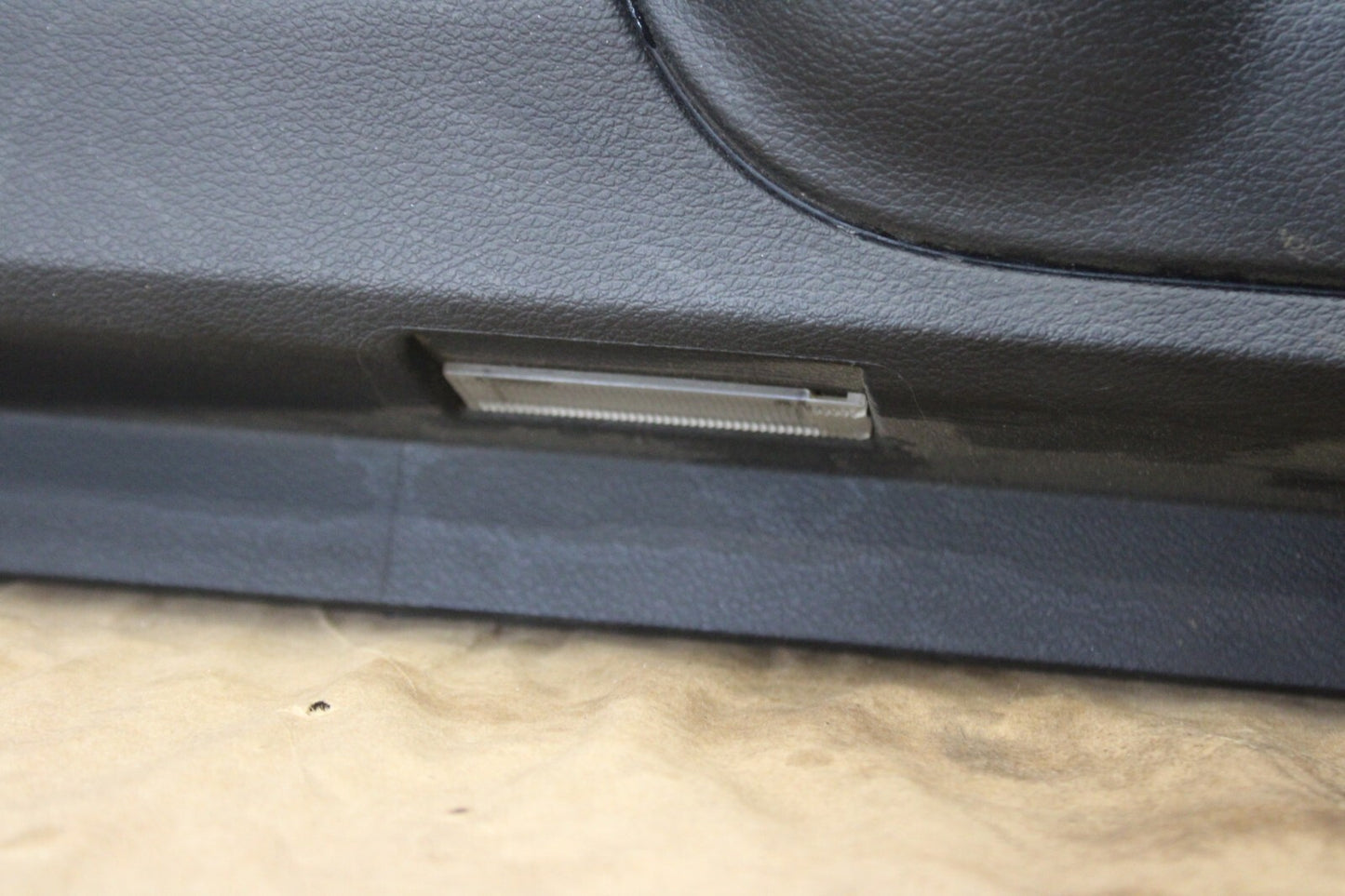 2015-2023 DODGE CHALLENGER INTERIOR FRONT PASSENGER SIDE DOOR TRIM PANEL BLACK
