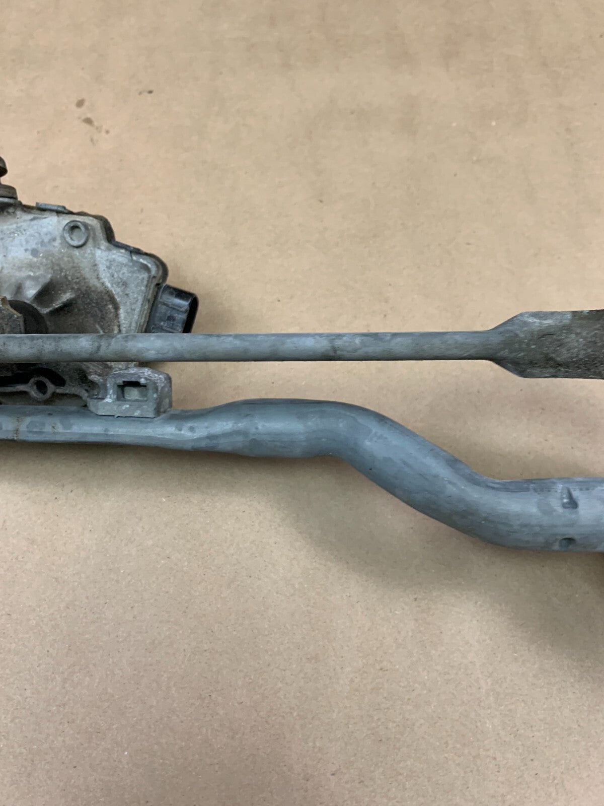 12-23 Dodge Charger SRT-8 SRT Windshield Window Wiper Motor & Linkage Assembly