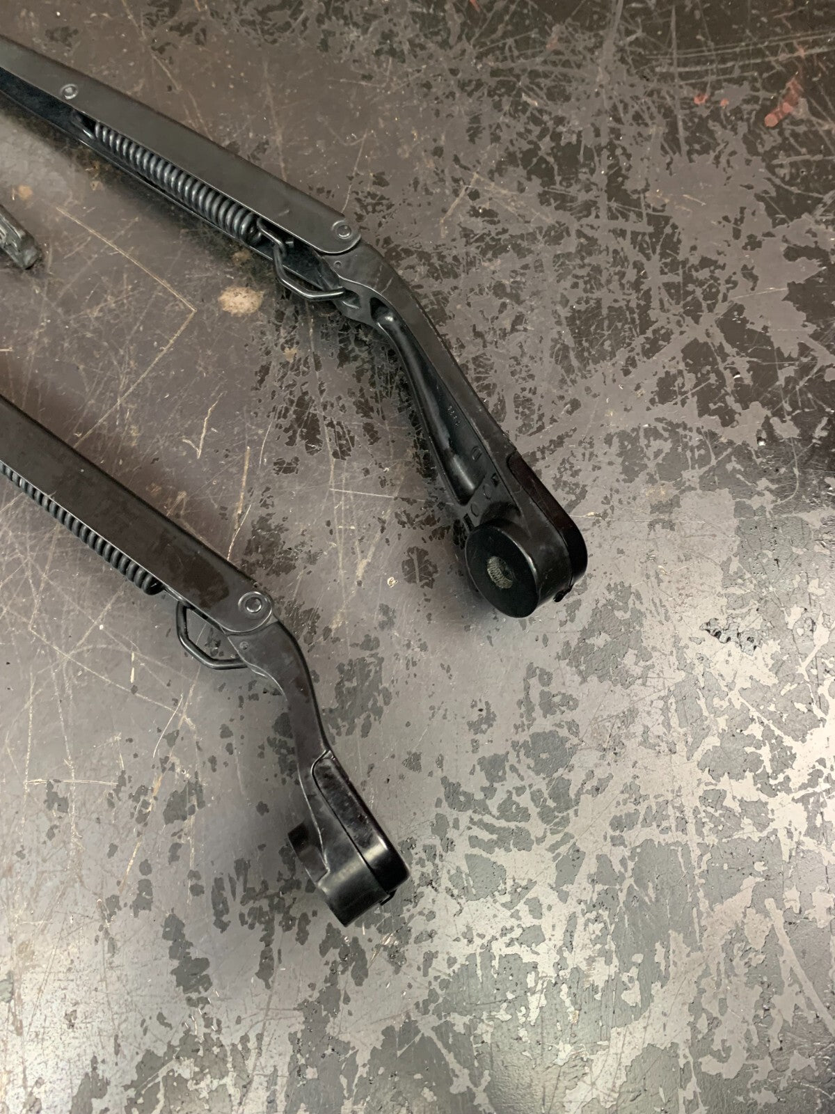 2015-2020 Dodge Challenger SRT Wind Shield Wiper Set Of 2 LH/RH OEM Mopar Bosch