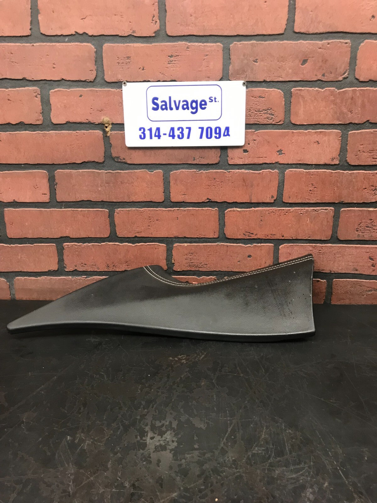 13 14 18 Chrysler 300 Black Driver LH Side Console Side Panel 1UJ91DX9AC