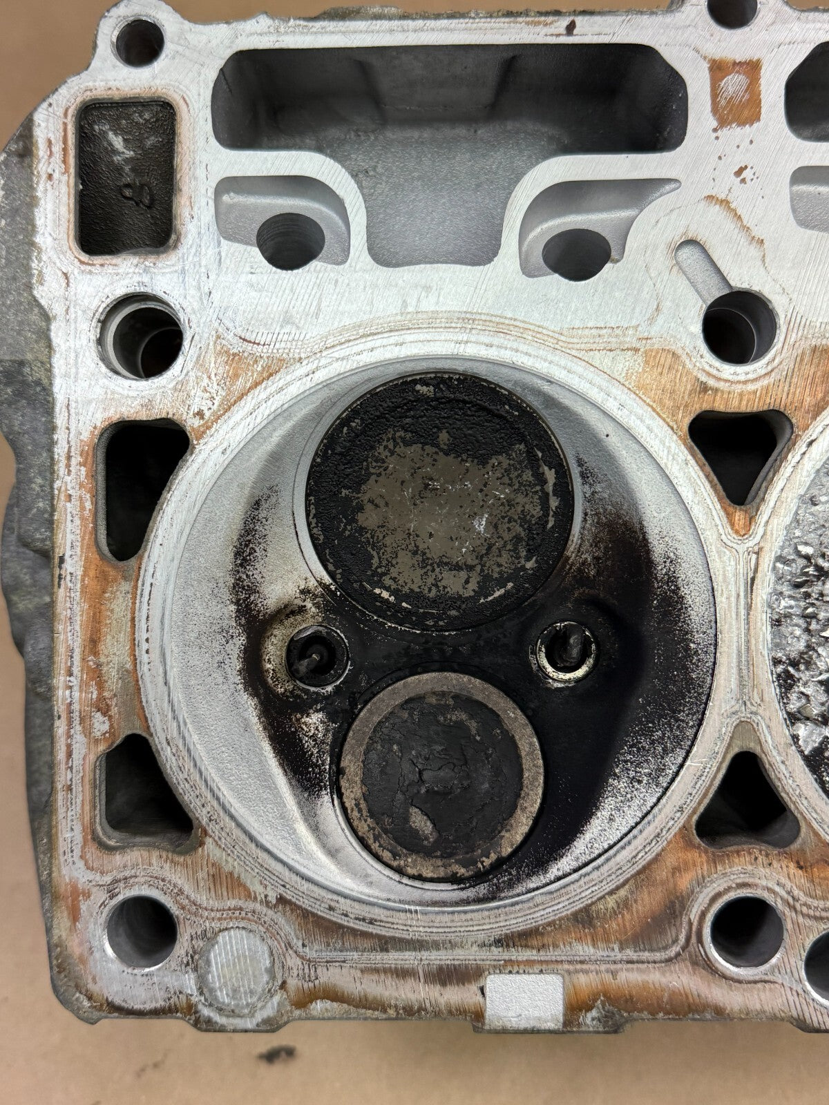 05-10 Dodge Jeep 6.1l Hemi SRT8 OEM CORE DMG Right Pass Cylinder Head 05037369aa