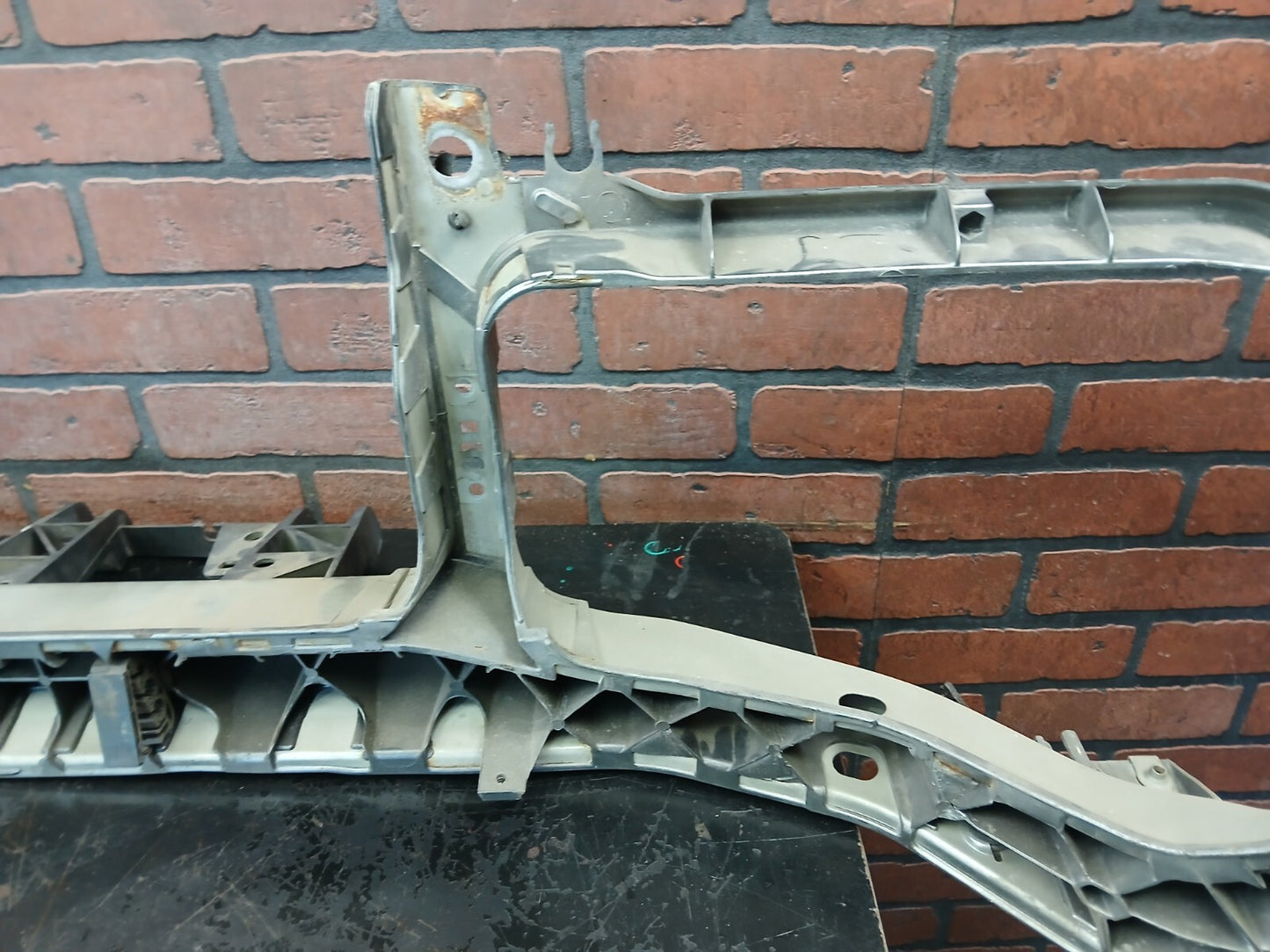 2005-2010 300 Charger Front Radiator Support Cross Member 05139179af 04578405aa