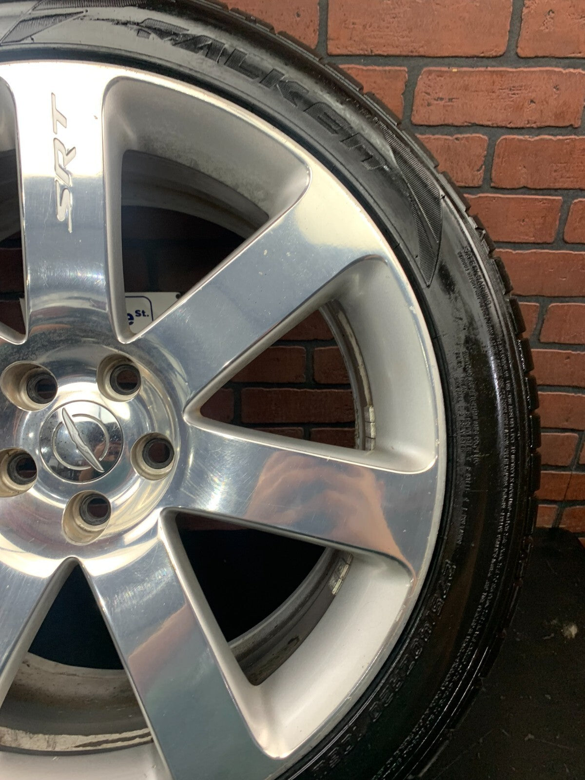 2005-2023 CHRYSLER 300 SRT8 WHEEL 7 SPOKE SILVER OEM USED, NO CURB RASH!
