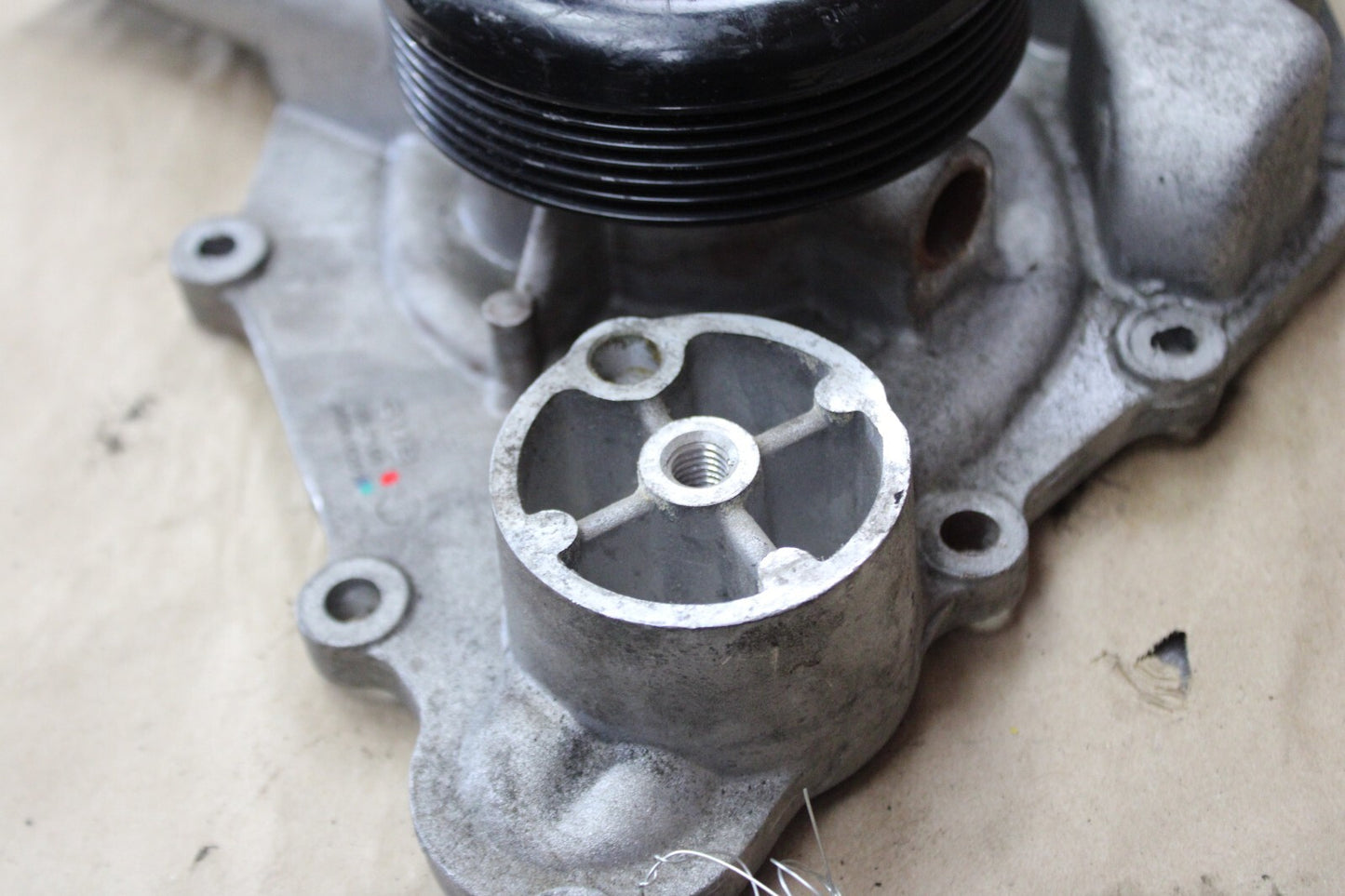 5.7 6.1 Engine Water Coolant Pump Assembly 05-10 Challenger Grand Cherokee 300