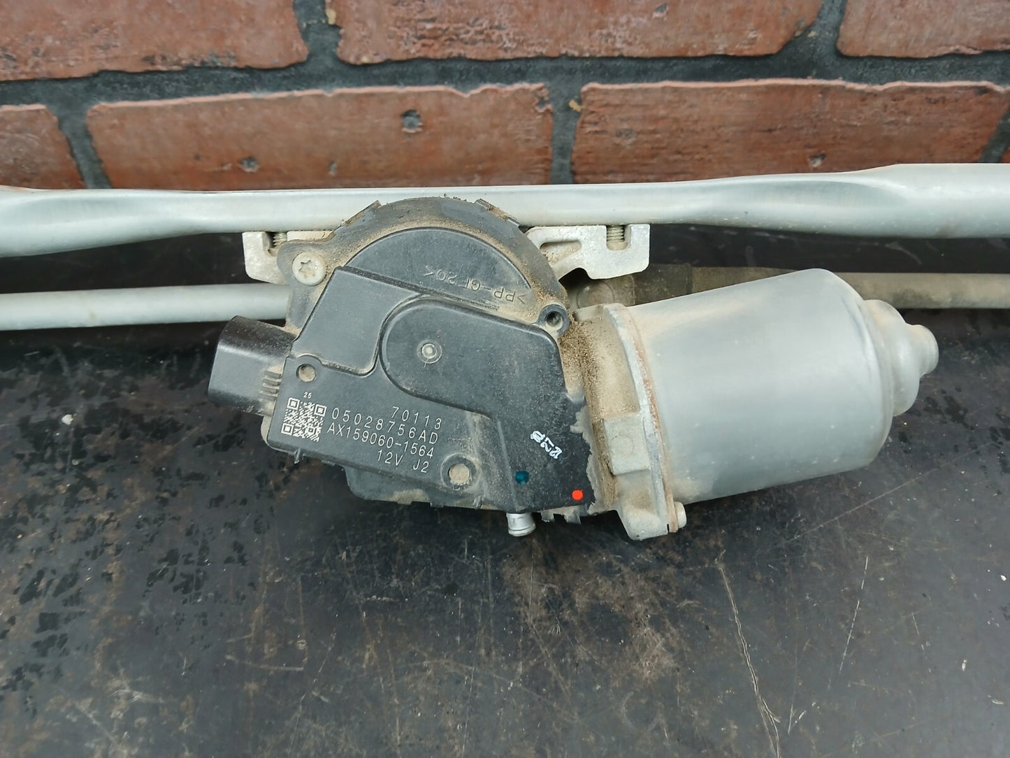 2008-2022 Dodge Challenger Front Windshield Wiper Motor & Linkage 05028756ad