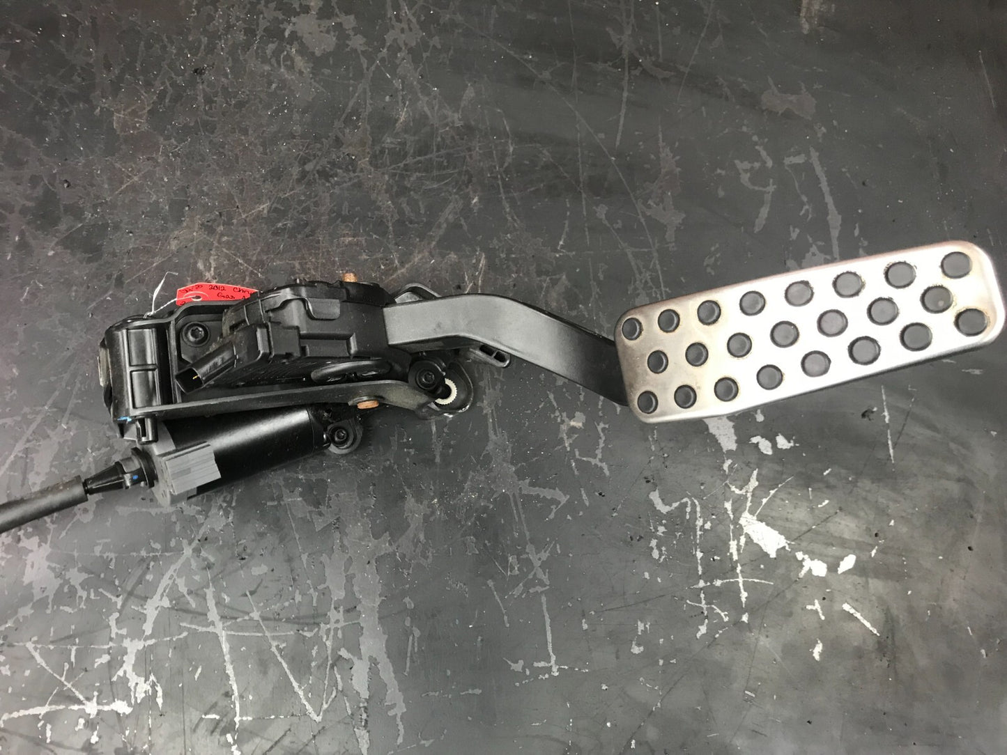 2007-2013 Charger Challenger 300 Accelerator Gas Pedal Assembly 04861716AC