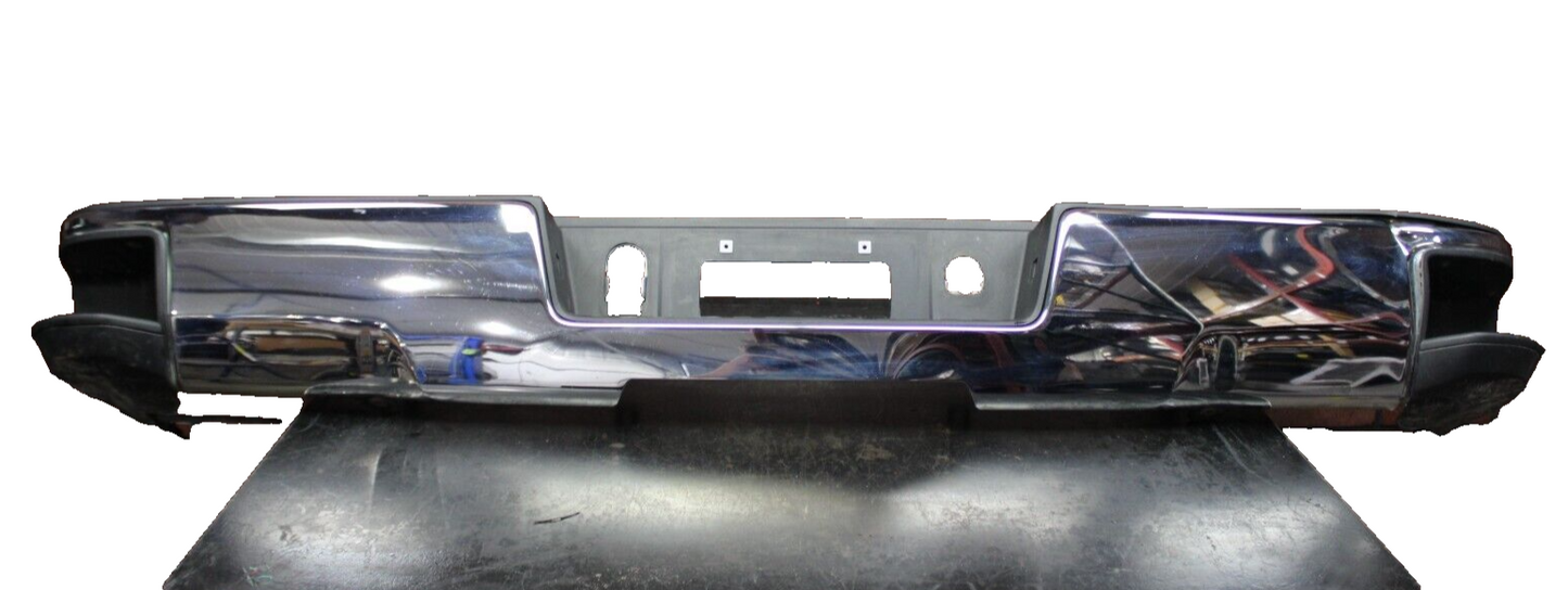 2014-2019 CHEVY SILVERADO/GMC SIERRA 1500 REAR BUMPER COVER STEP CHROME OEM DENT