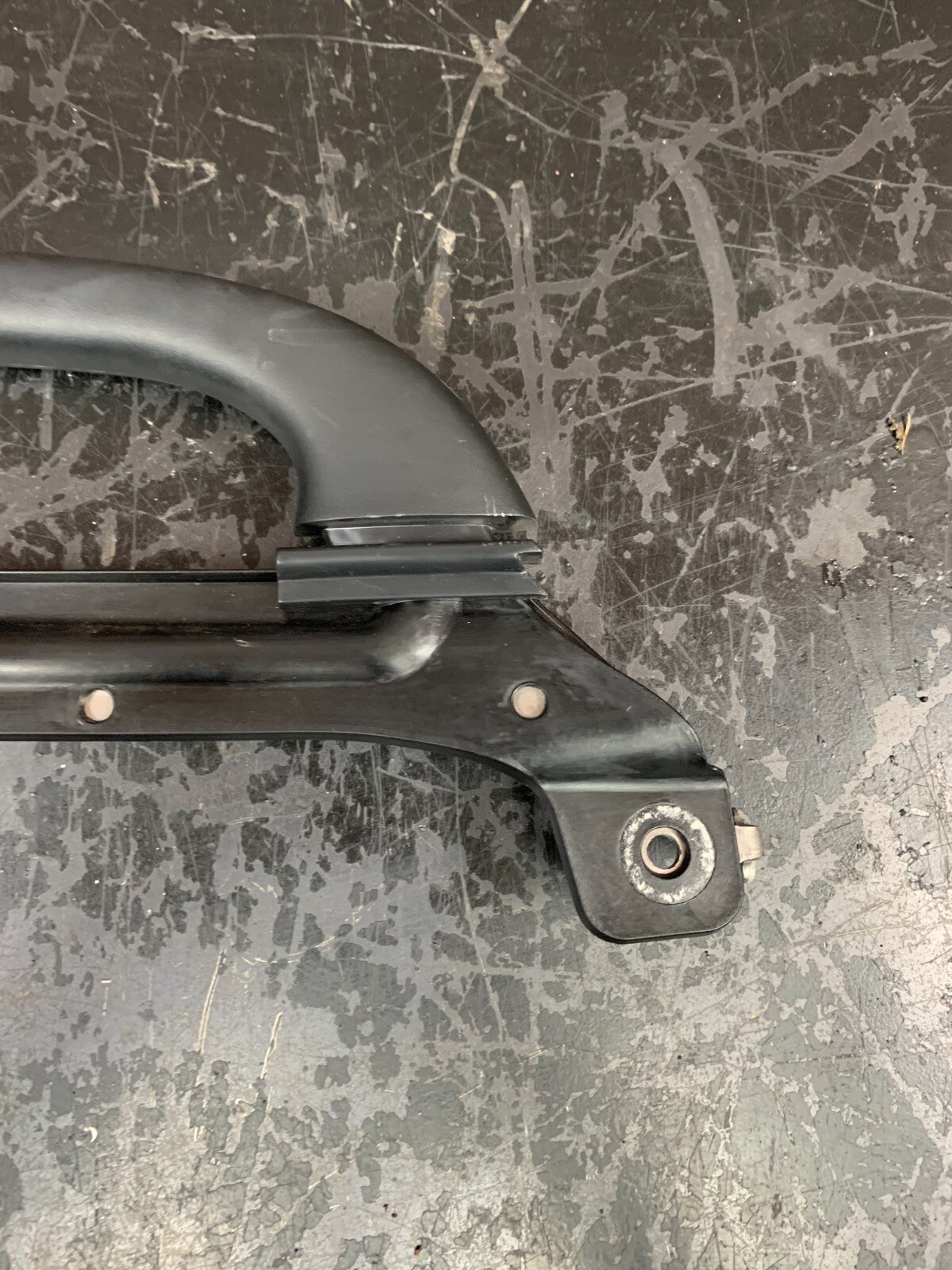 2016-2021 JEEP GRAND CHEROKEE CENTER LEFT SIDE B PILLAR GRAB GRIP HANDLE OEM