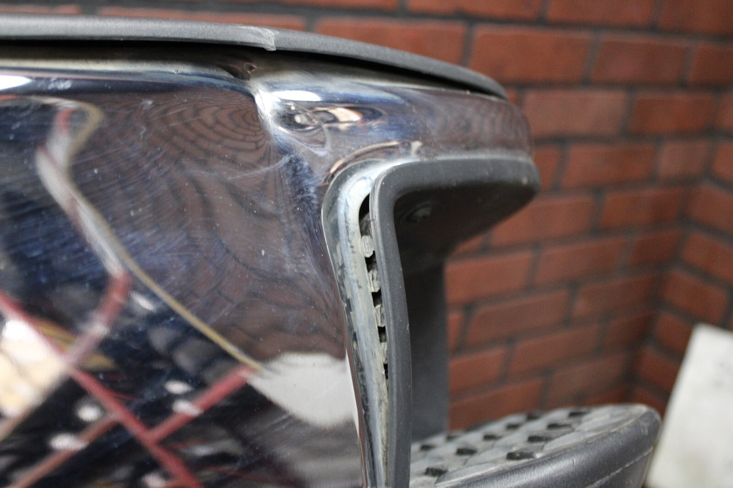 2014-2019 CHEVY SILVERADO/GMC SIERRA 1500 REAR BUMPER COVER STEP CHROME OEM DENT