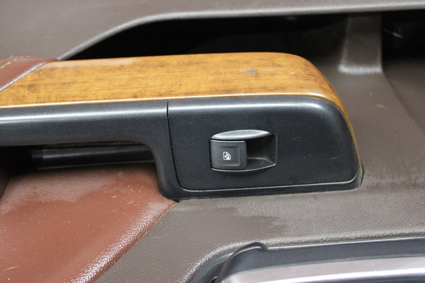 2015-2019 CHEVY SILVERADO/SIERRA RIGHT REAR INNER CREW CAB DOOR PANEL 84365026