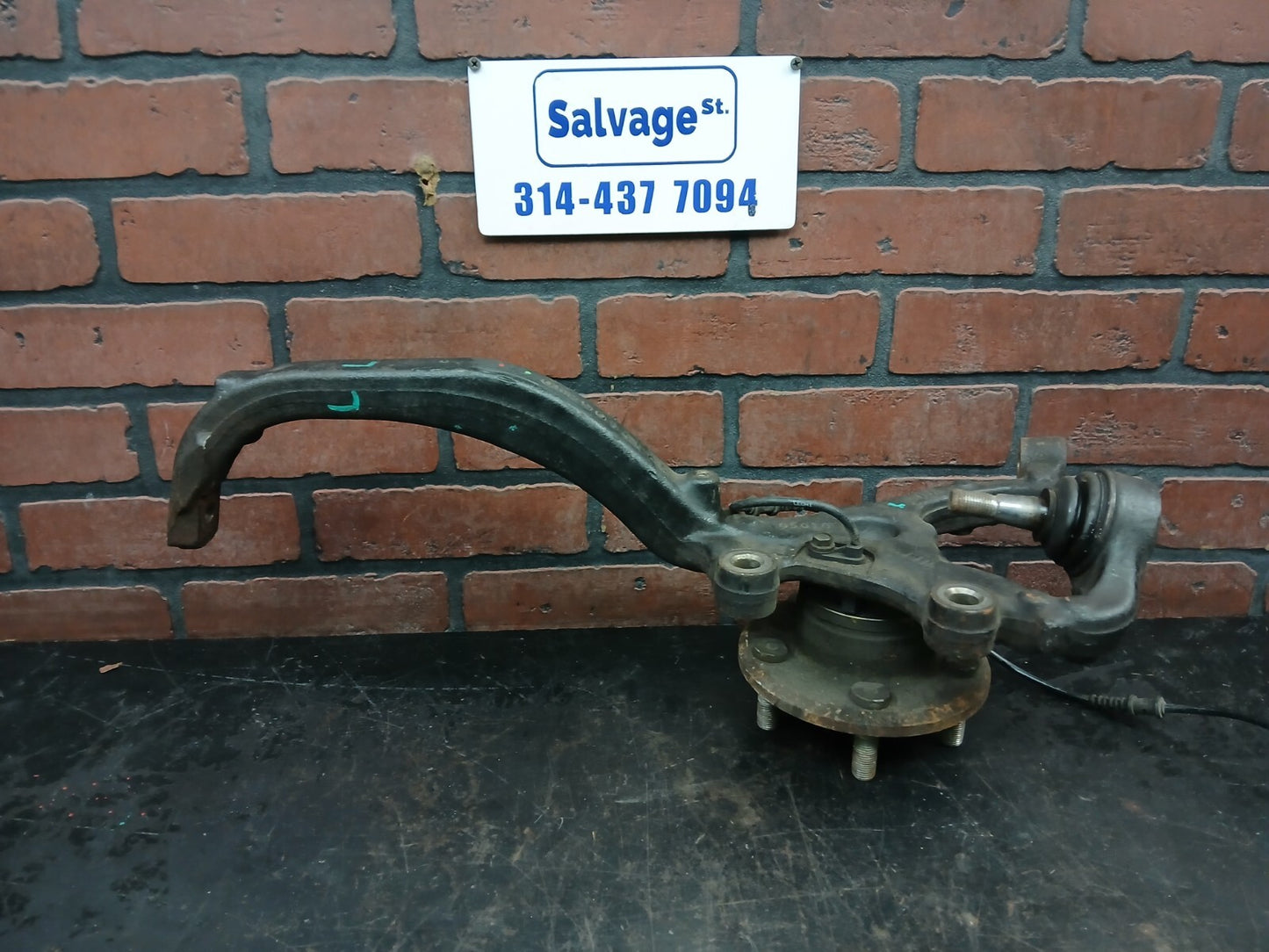 2006-2014 Charger 300 Front Driver LH Side Spindle Knuckle Assembly 05290545ab