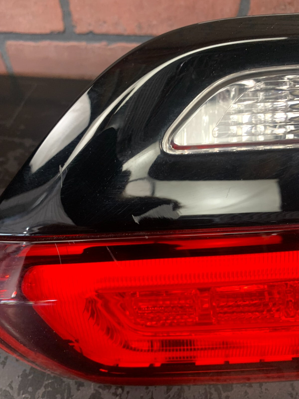 2014-2022 Jeep Grand Cherokee OEM Rear Driver LH Side Tail Light 68142945AF