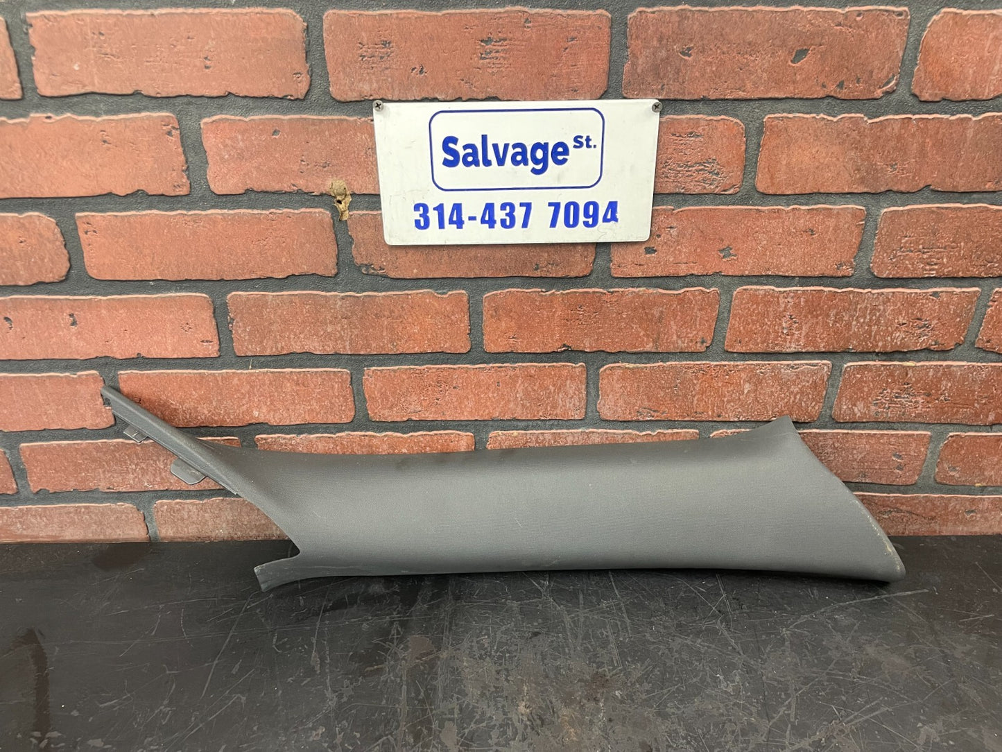 08-14 Callenger Windshield Molding R.H. Windshield Molding Right 1FW58XDVAG