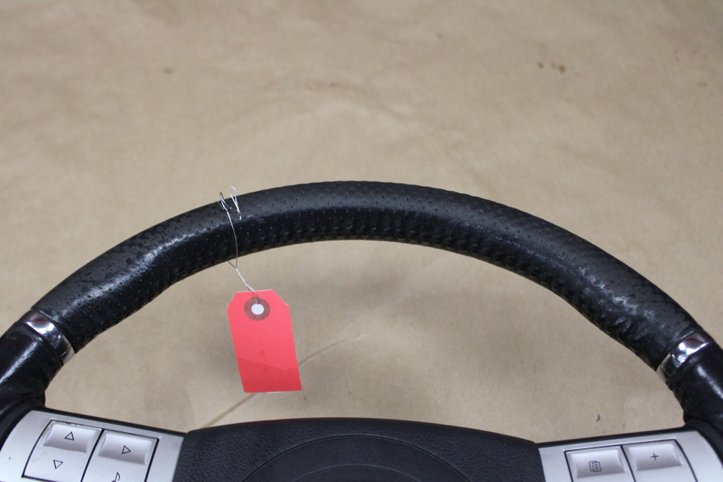05-08 Charger 300 SRT8 STEERING WHEEL BLACK LEATHER w/ CONTROLS HORN