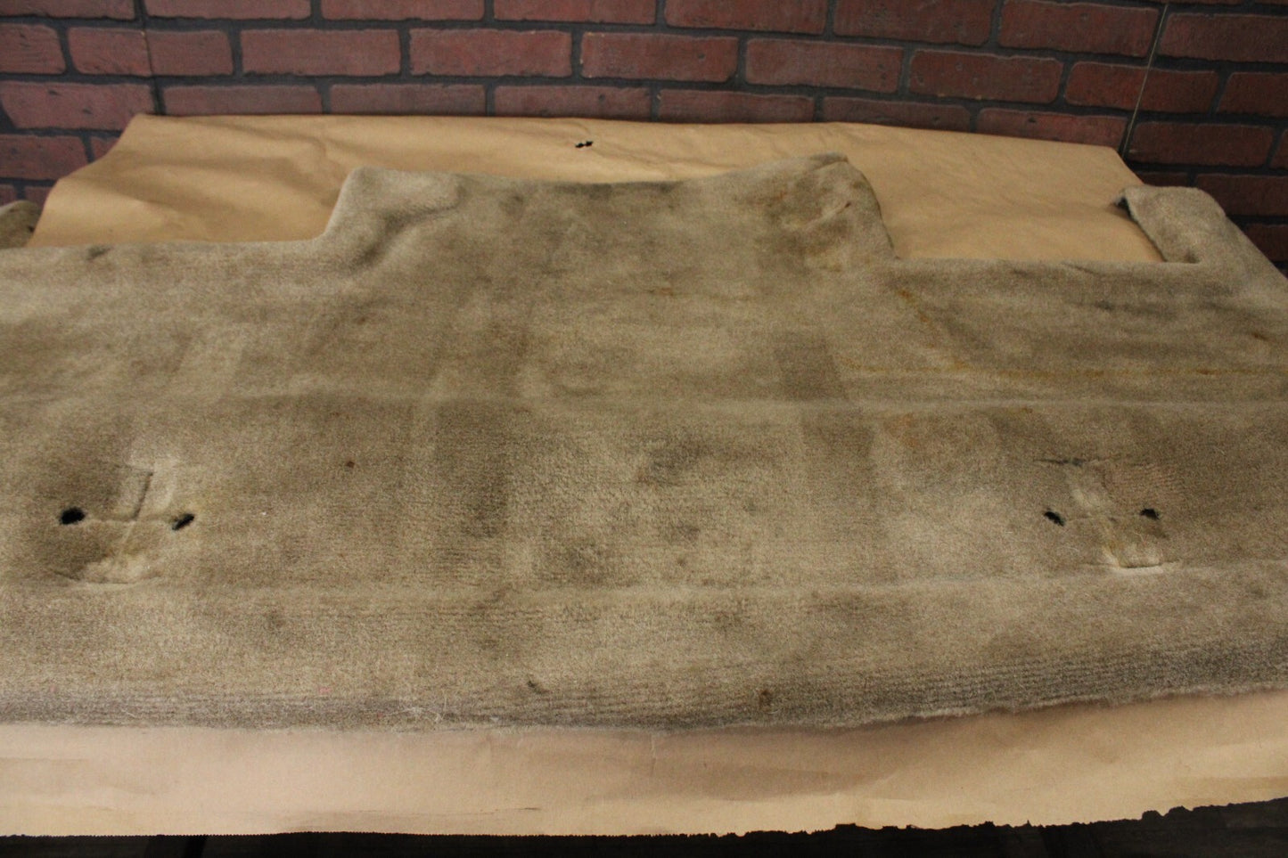 2010-2014 Cadillac Escalade Rear Split Bench Center 2nd Row Floor Carpet Liner