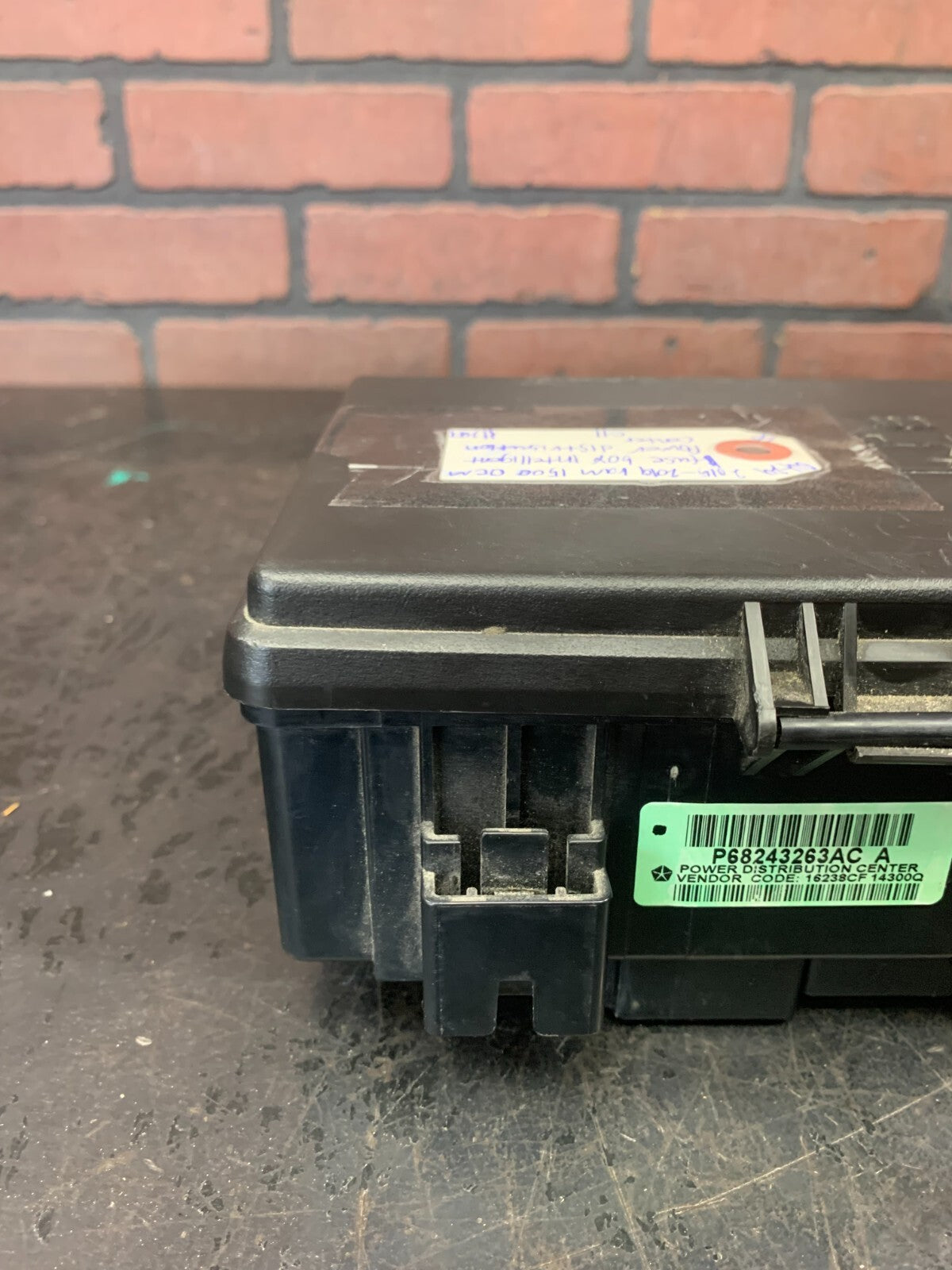 2015 RAM 1500 OEM FUSE BOX INTELLIGENT POWER DISTRIBUTION CENTER 68243263AC